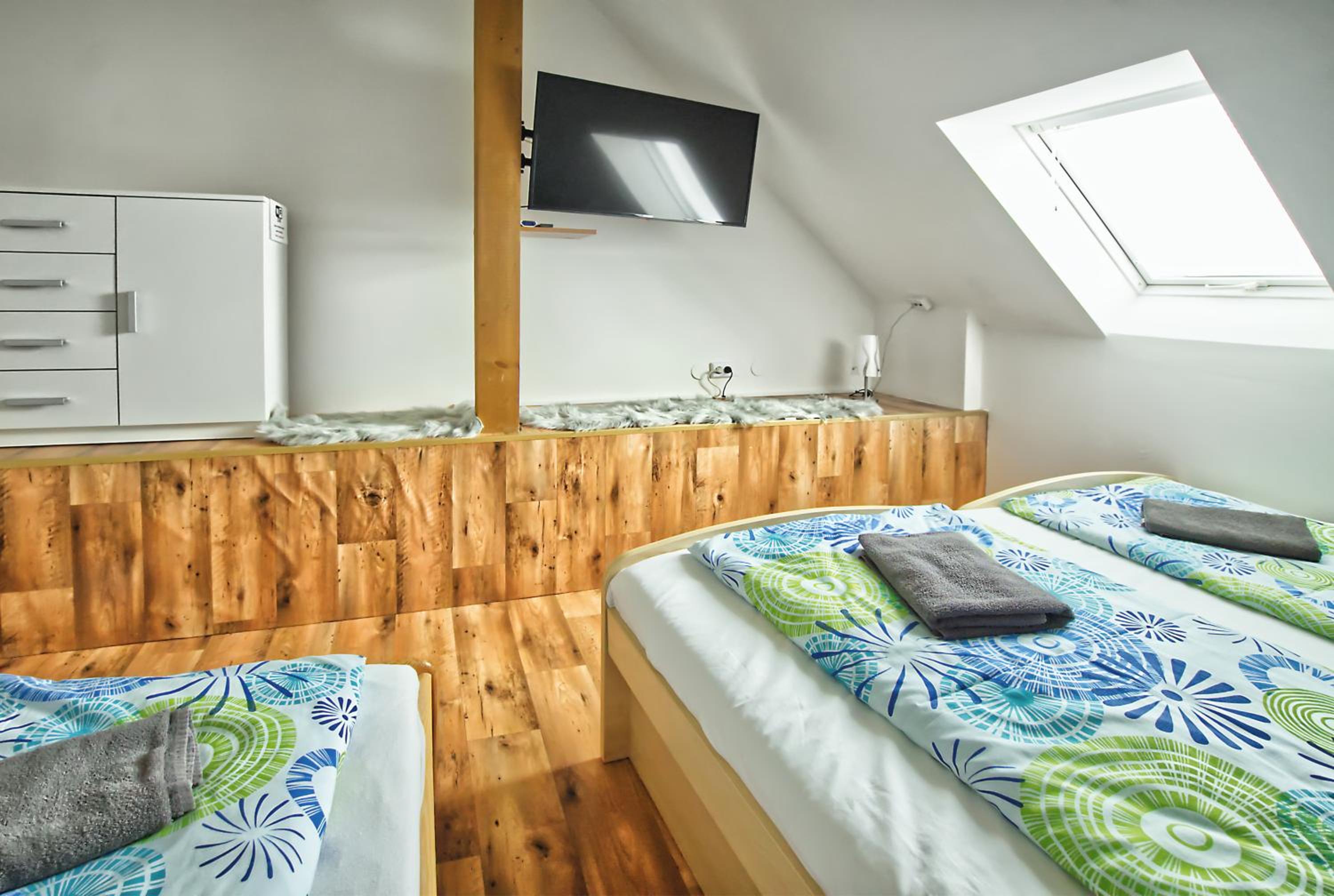 Quadruple Room with Private Bathroom photo 2