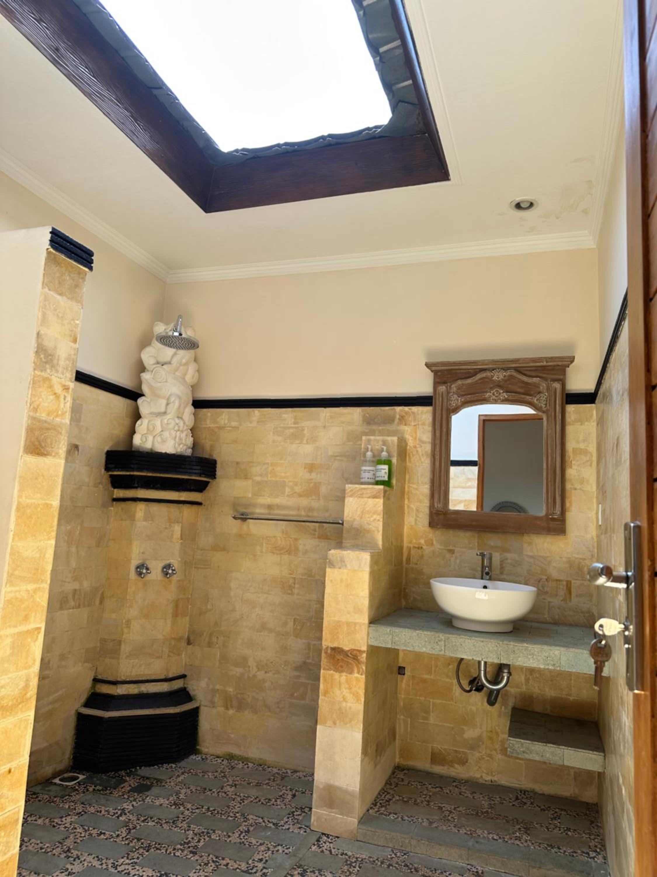 Deluxe Double Room with Sea View - Photo 2