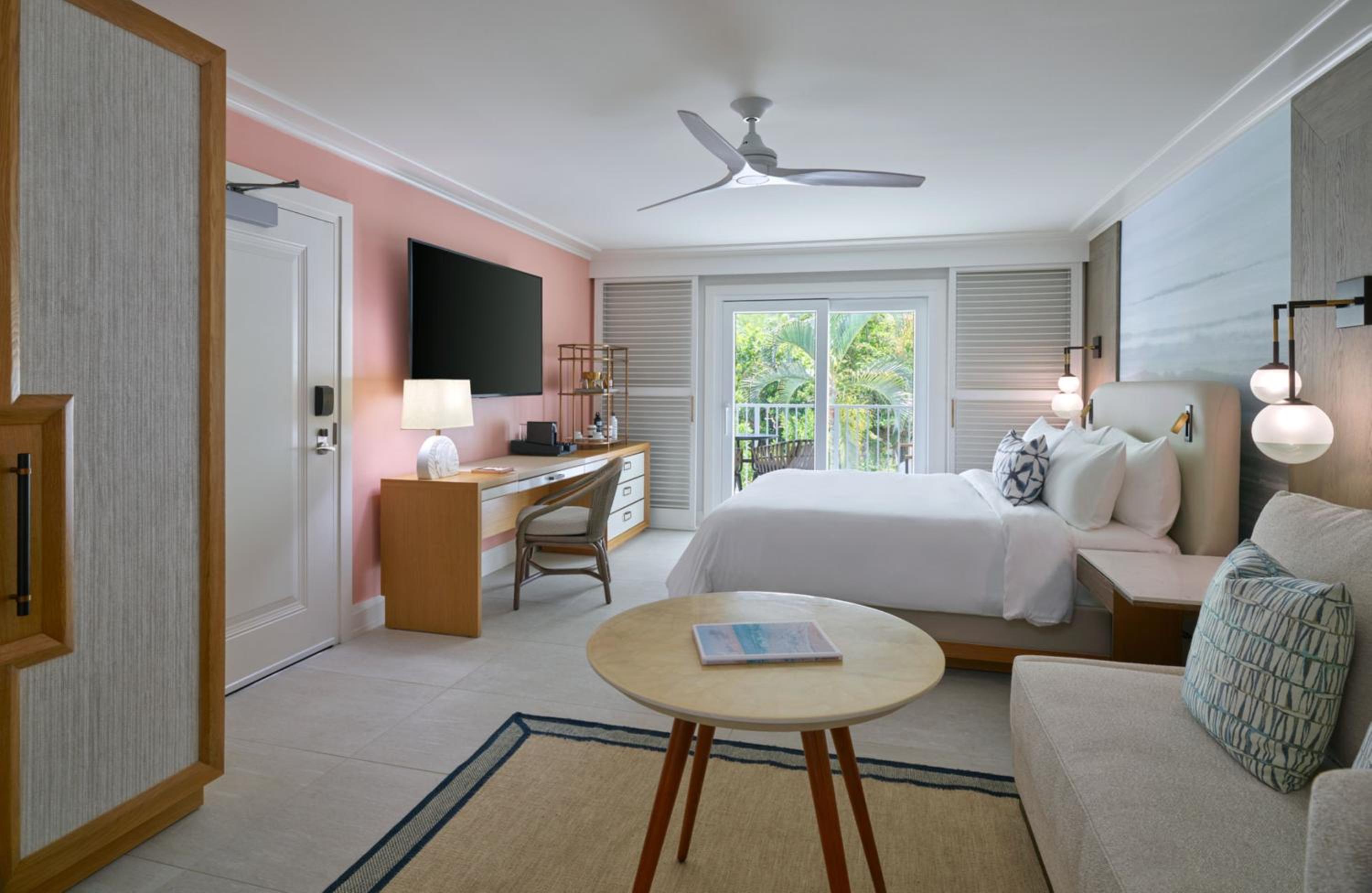 Garden View King, Guest Room, 1 King, Sofa Bed, Balcony - Photo 1