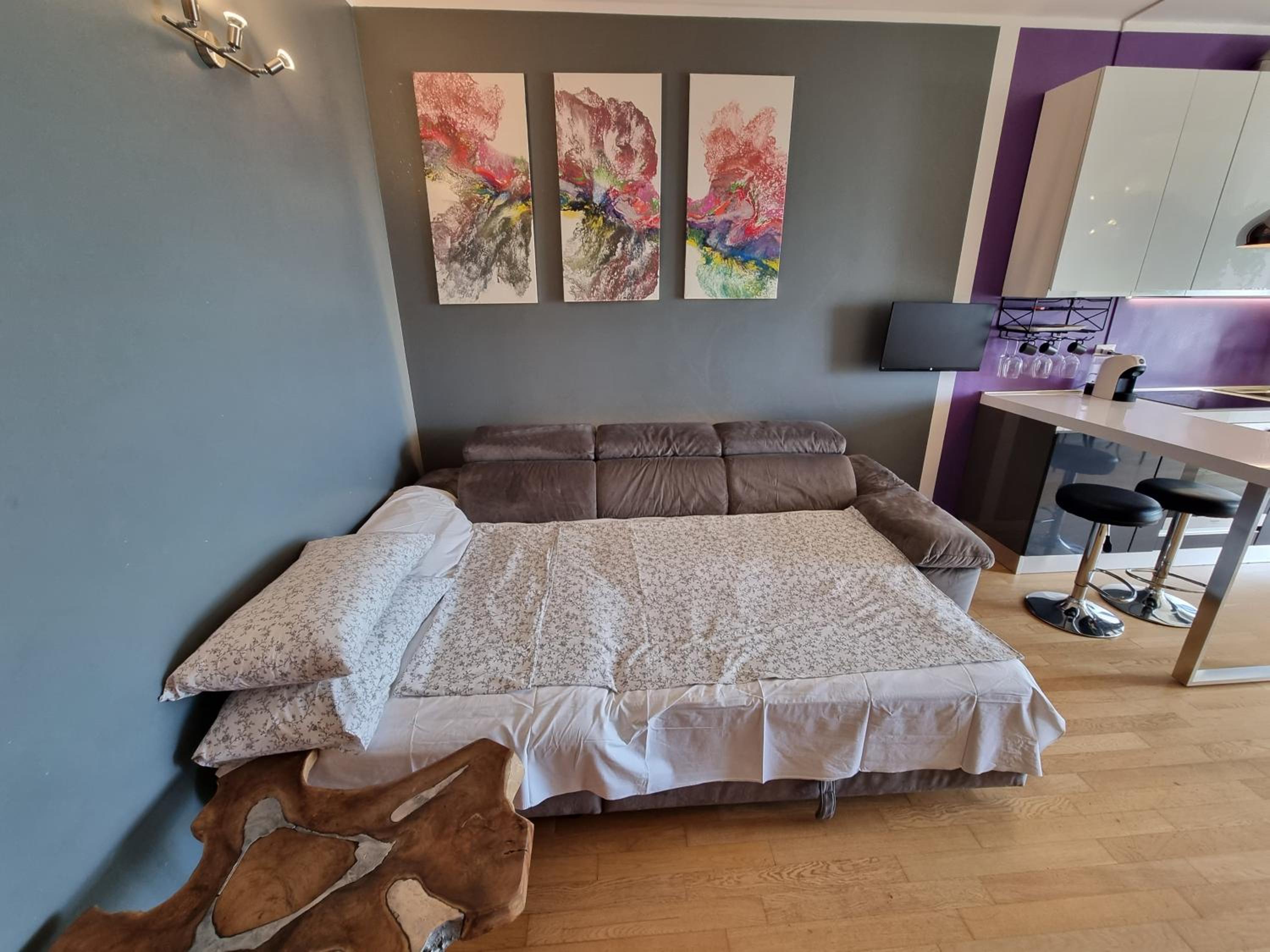 One-Bedroom Apartment