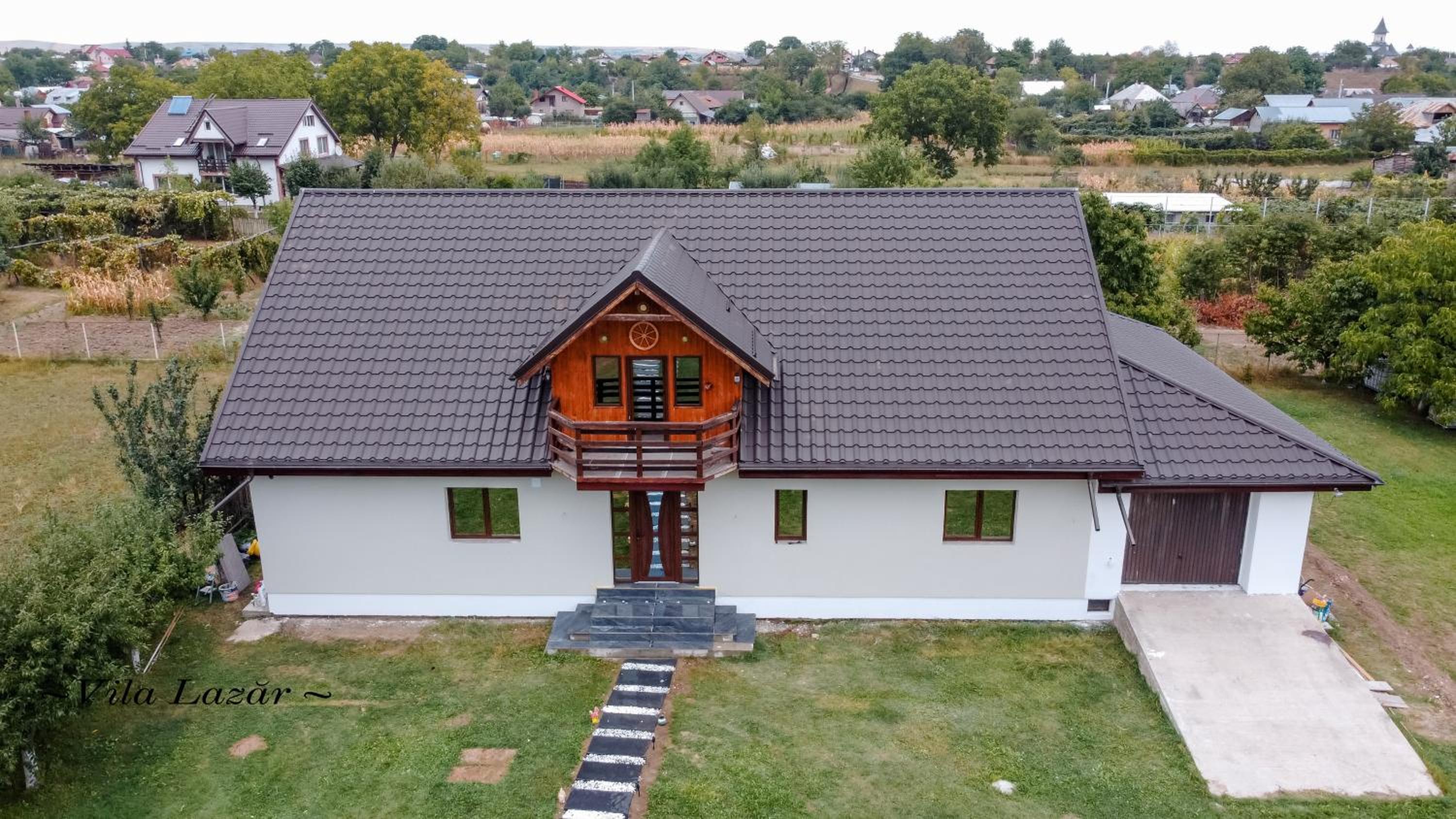 Three-Bedroom House photo 2