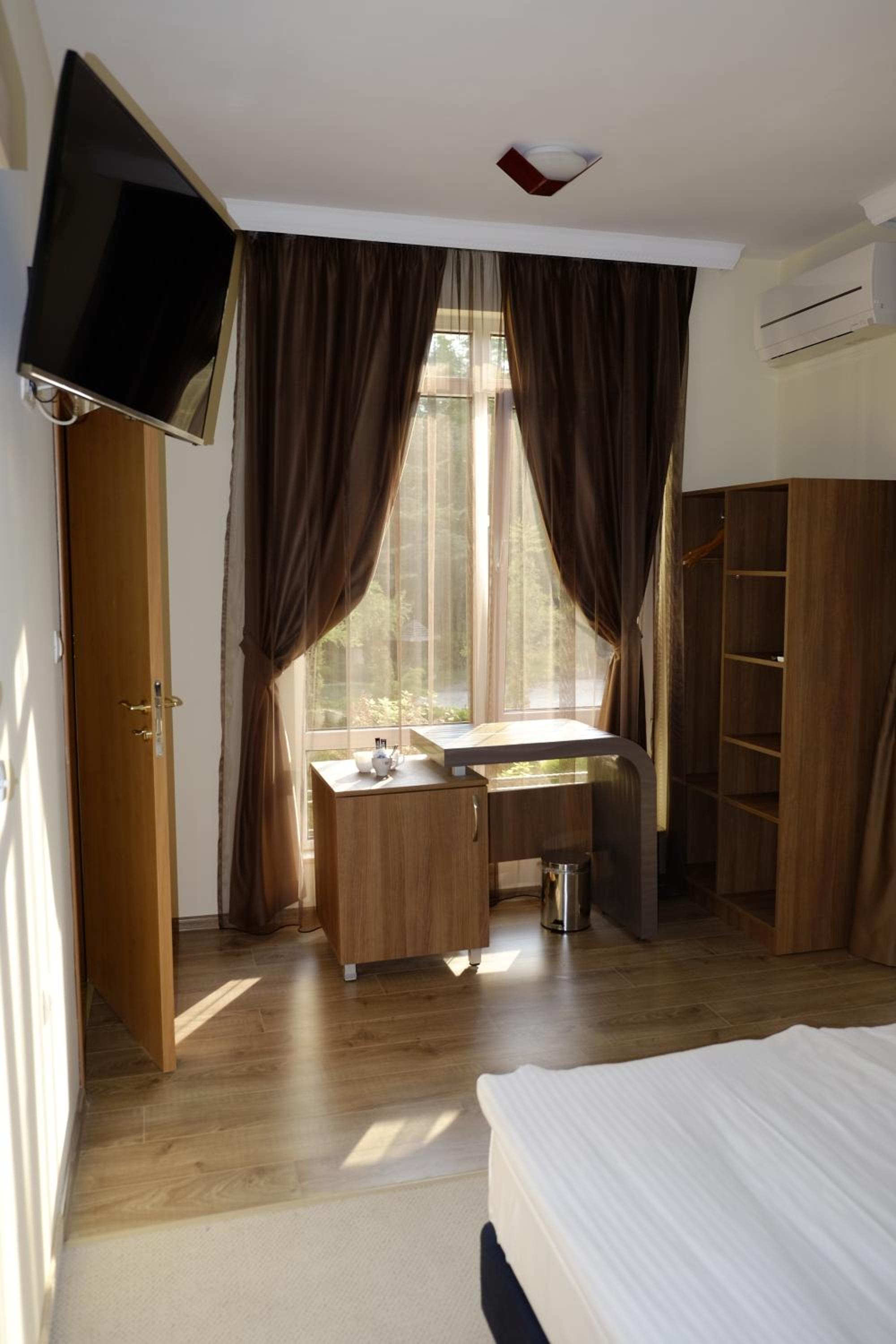 Deluxe Double or Twin Room photo 2