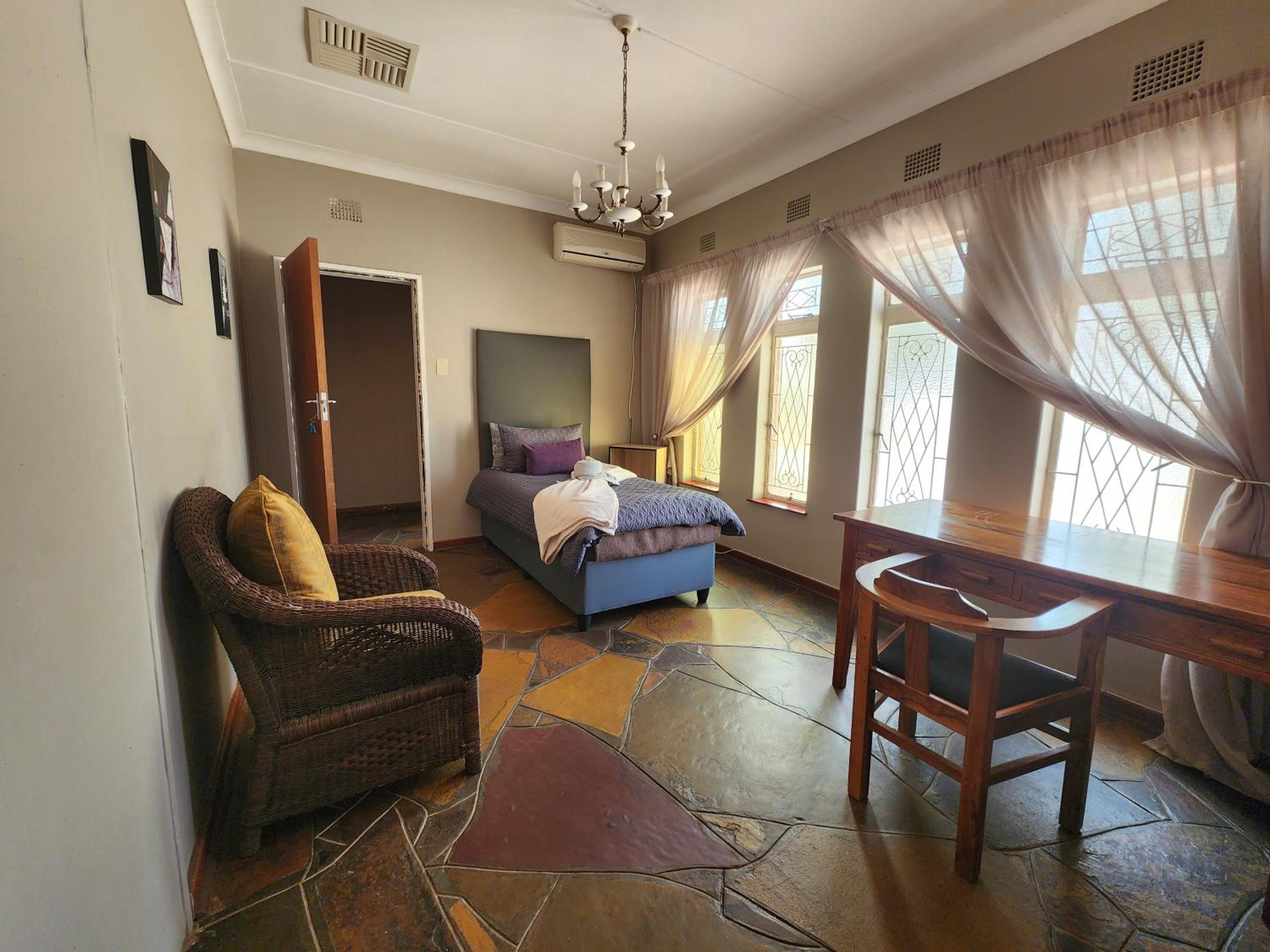 Business King Room - Photo 4