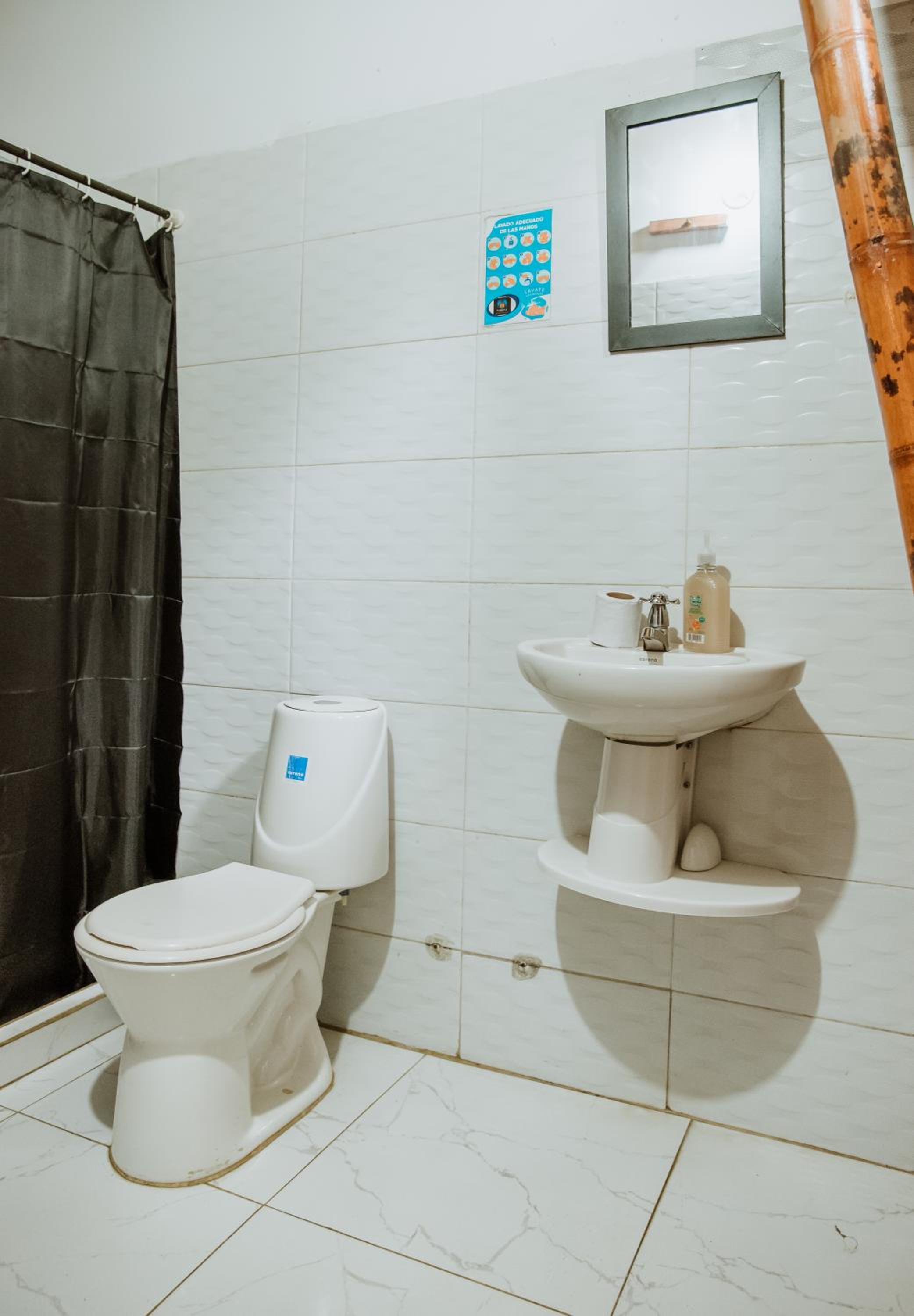 Double Room with Private Bathroom photo 2