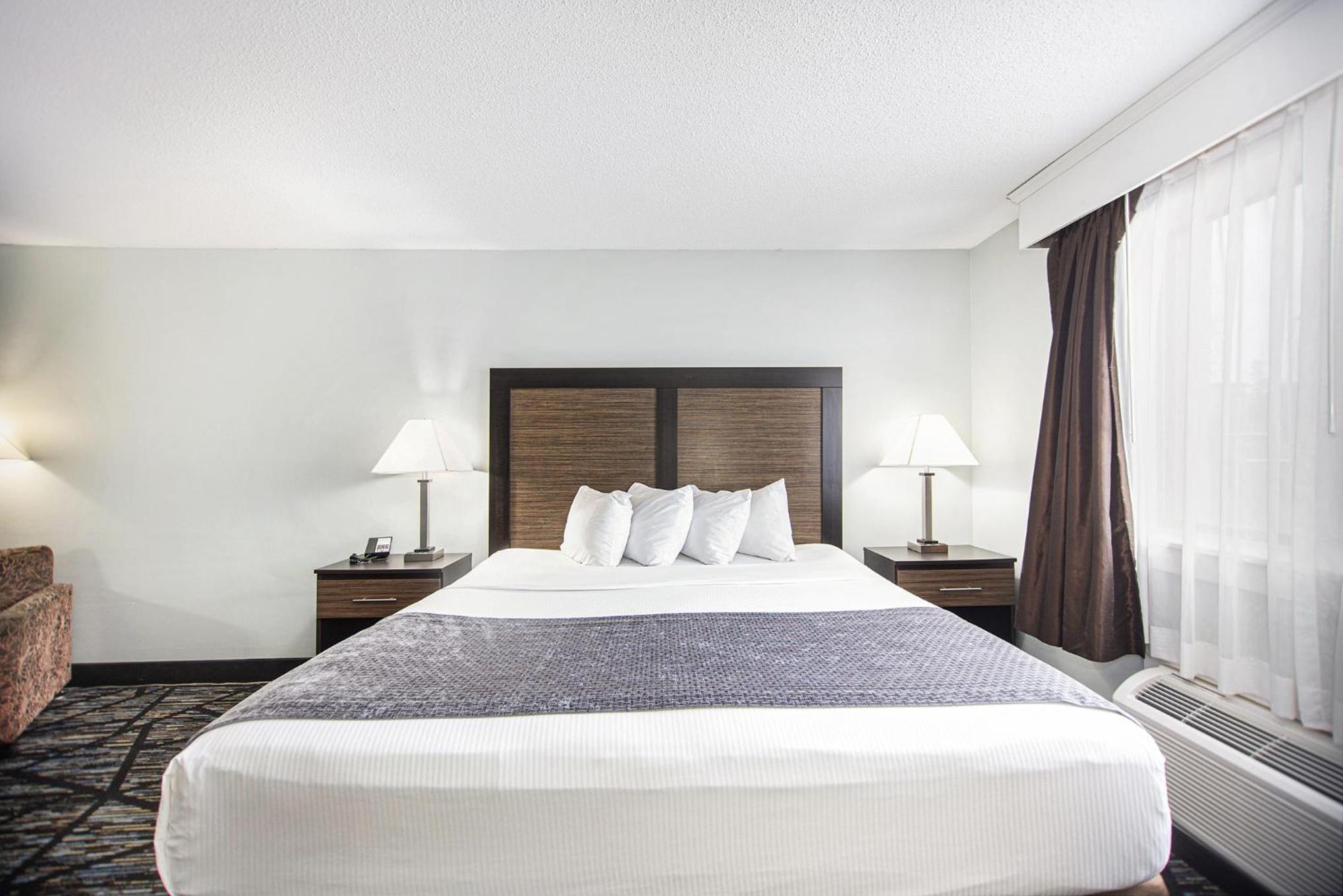 King Room - First Floor/Non-Smoking - Photo 5