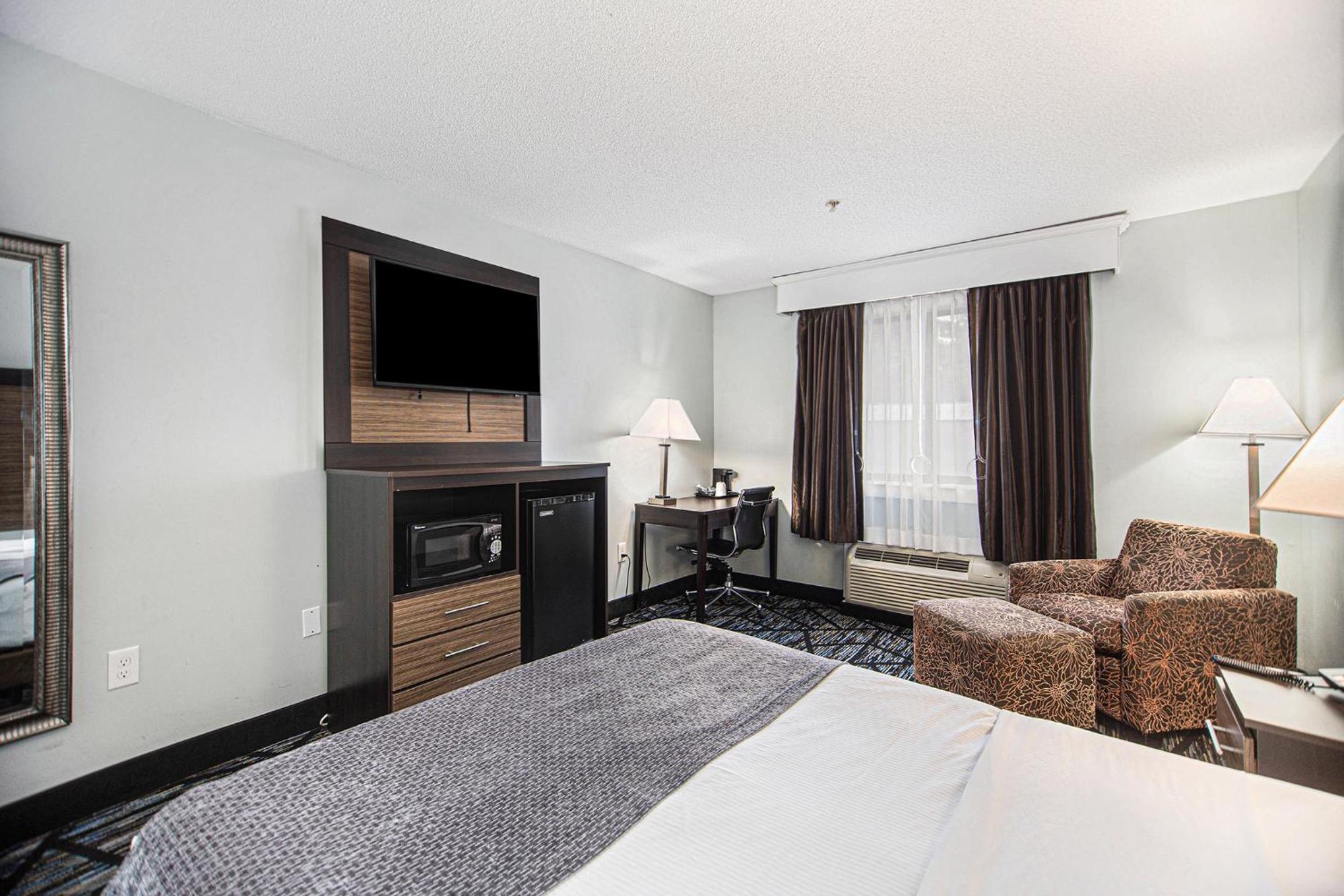 King Room - First Floor/Non-Smoking - Photo 7