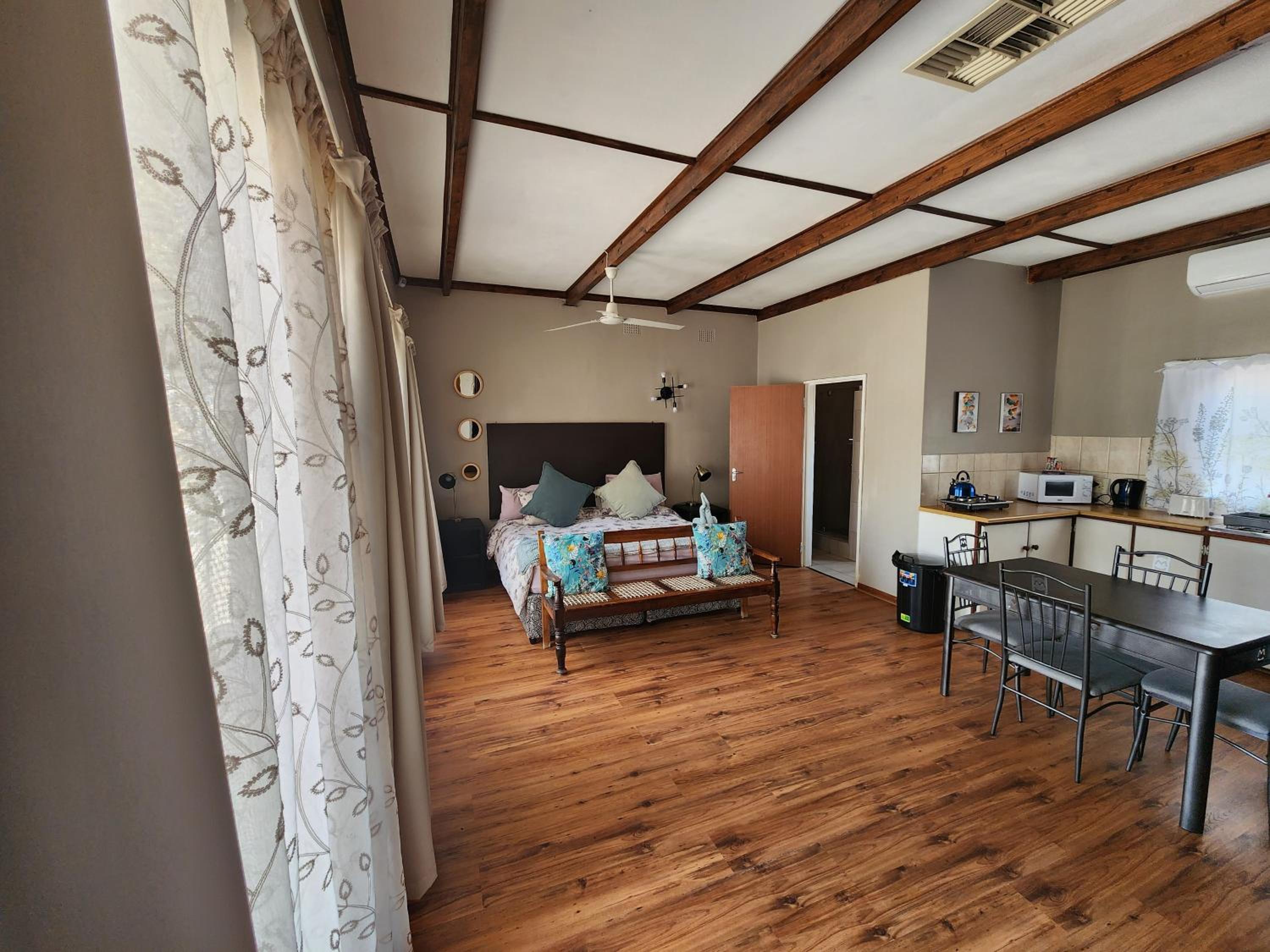 Business King Room - Photo 3