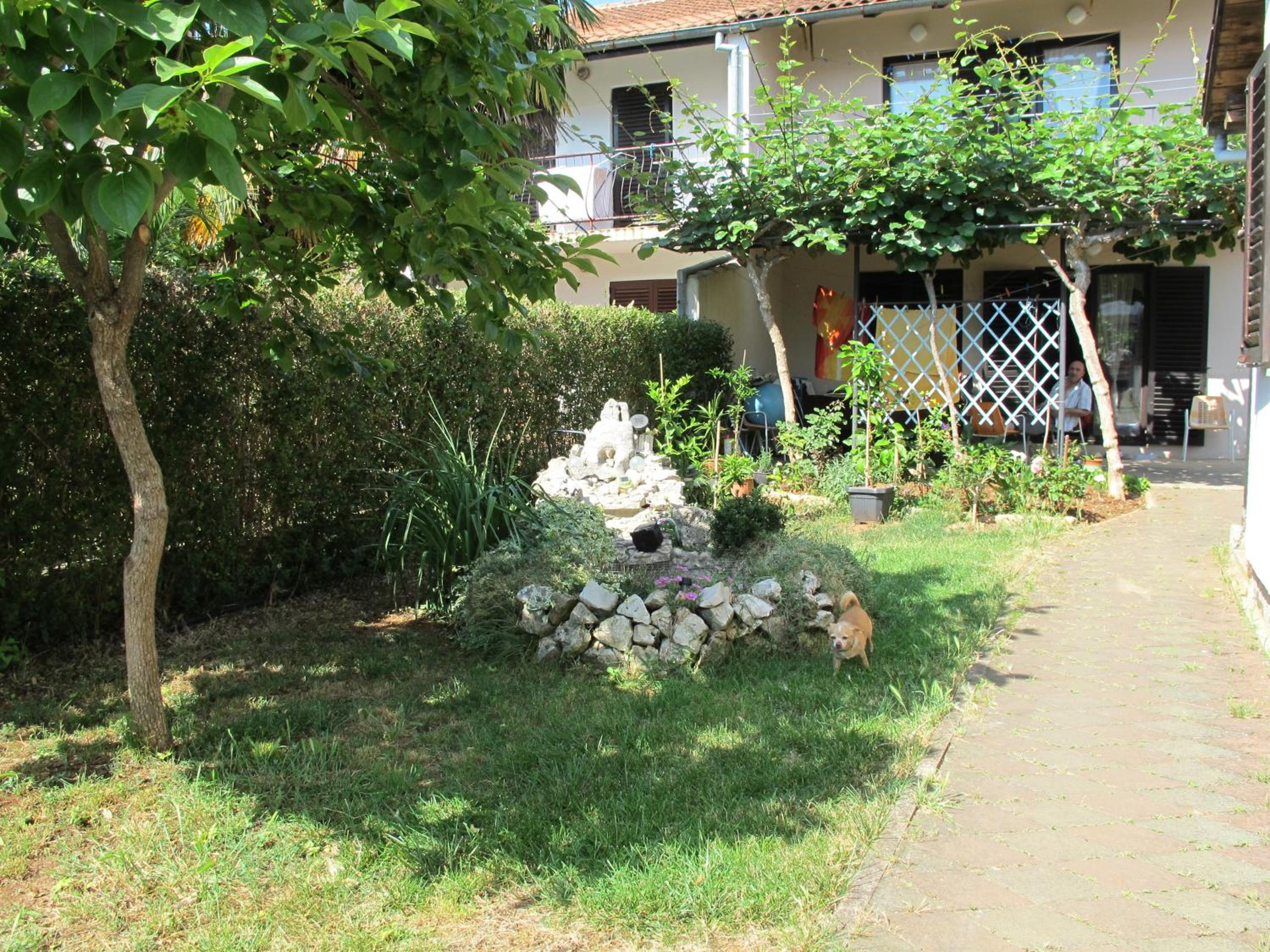 One-Bedroom Apartment with Terrace - Photo 25
