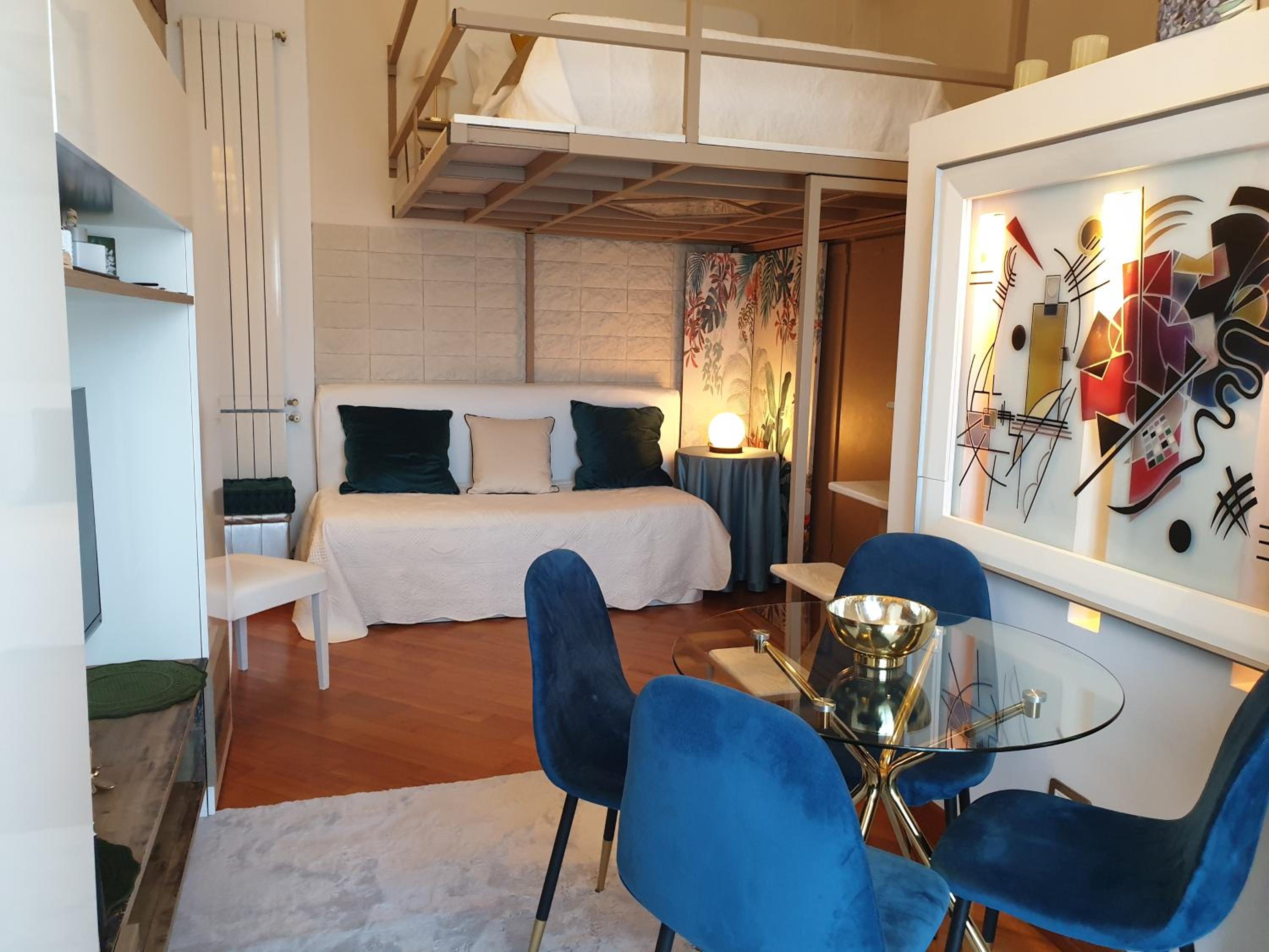 One-Bedroom Apartment