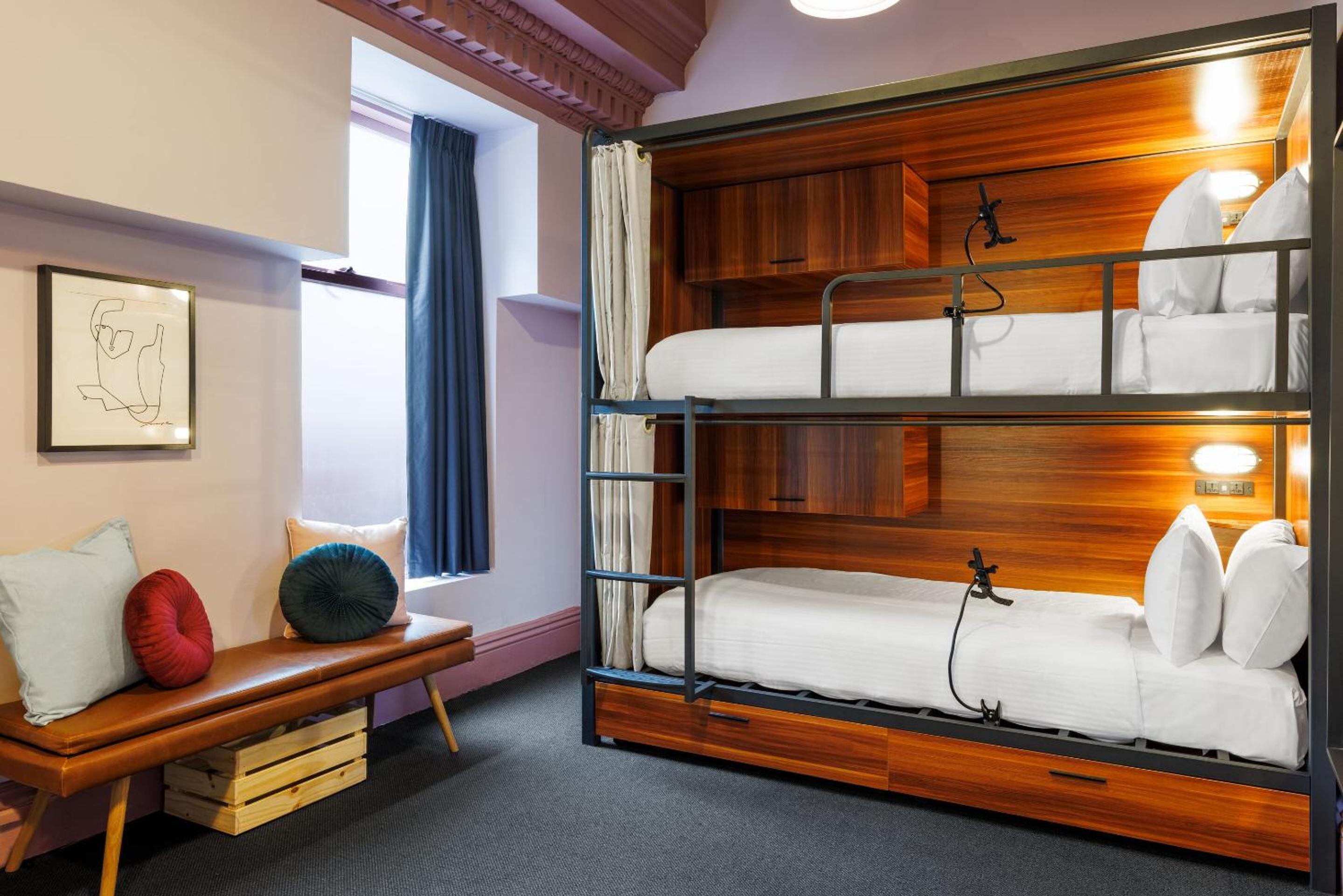 Bed in 4-Bed Female Dormitory Room - Non Smoking photo 1