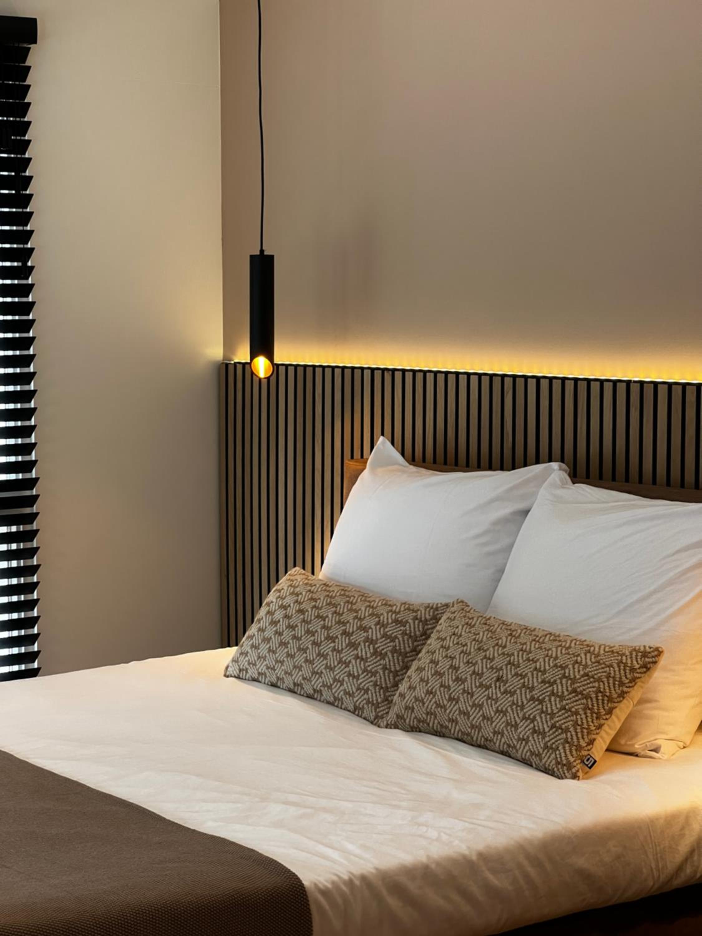 Deluxe Double Room with Bath - Photo 3