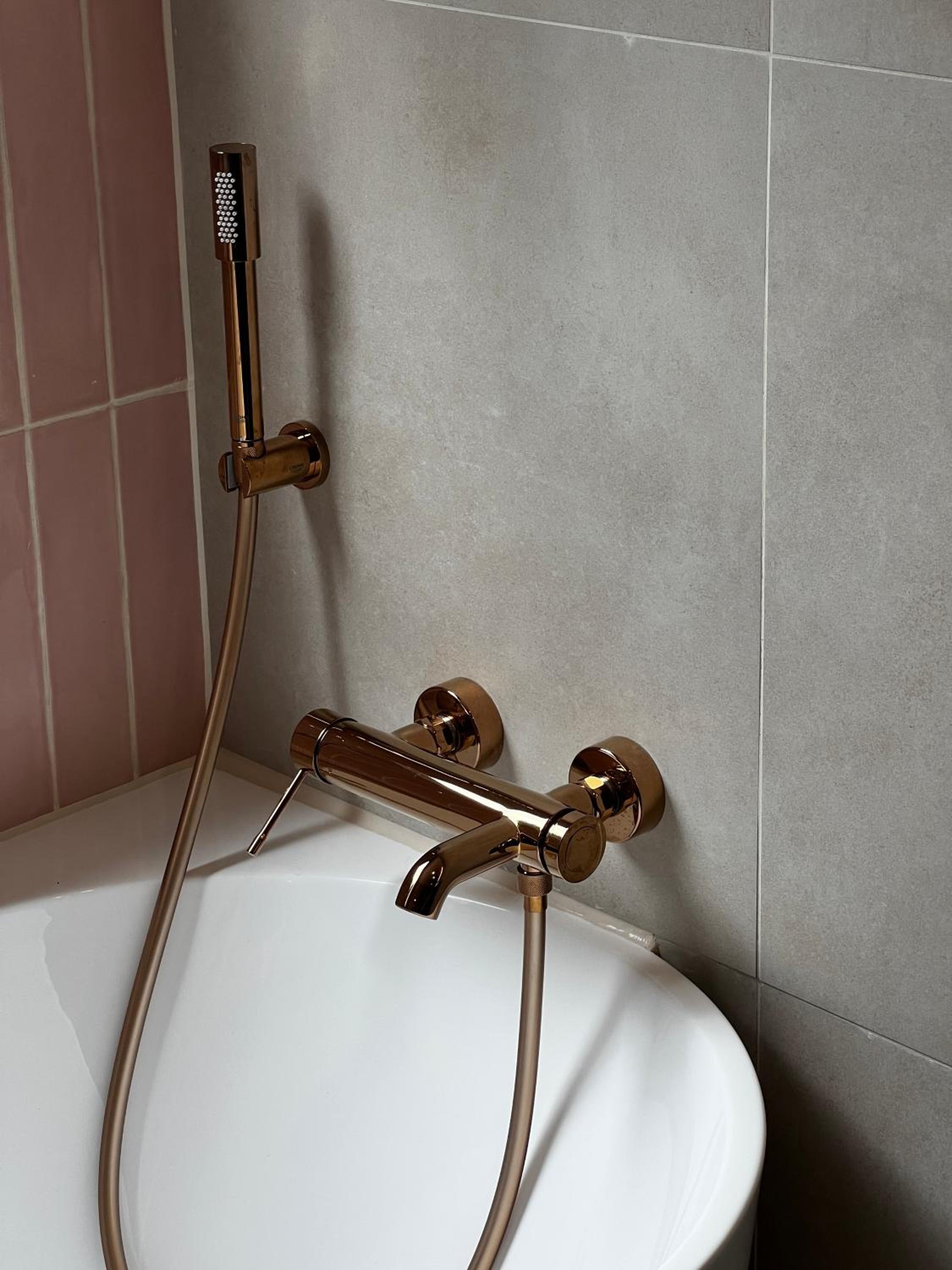 Deluxe Double Room with Bath - Photo 2