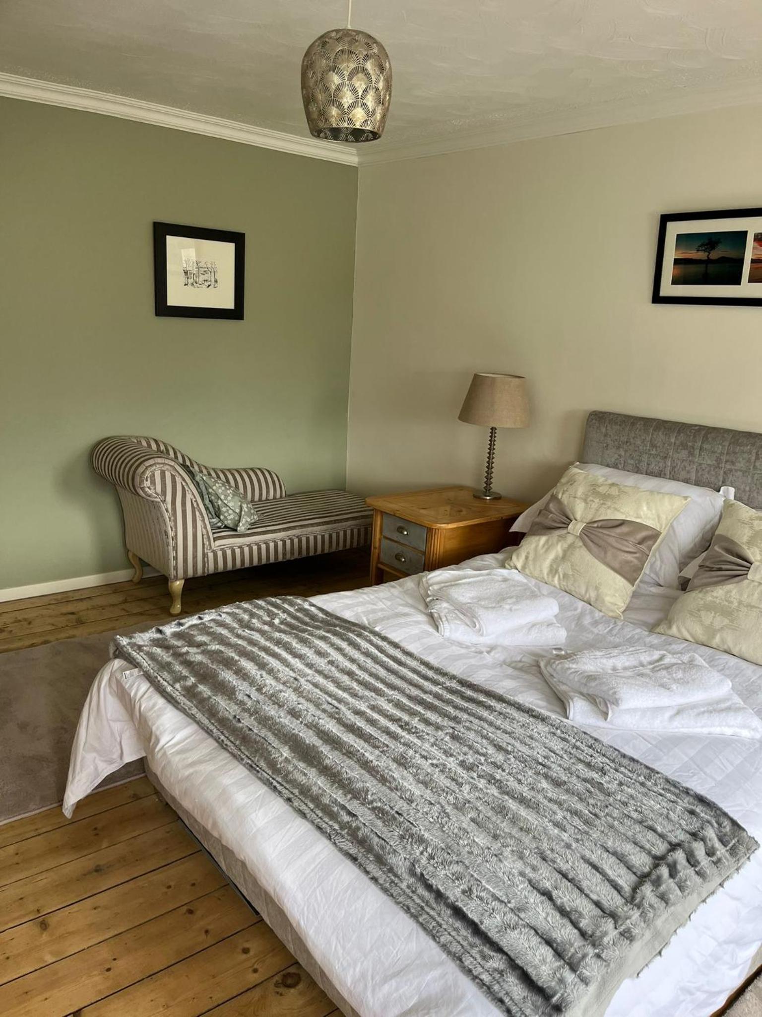 Two-Bedroom Apartment photo 2