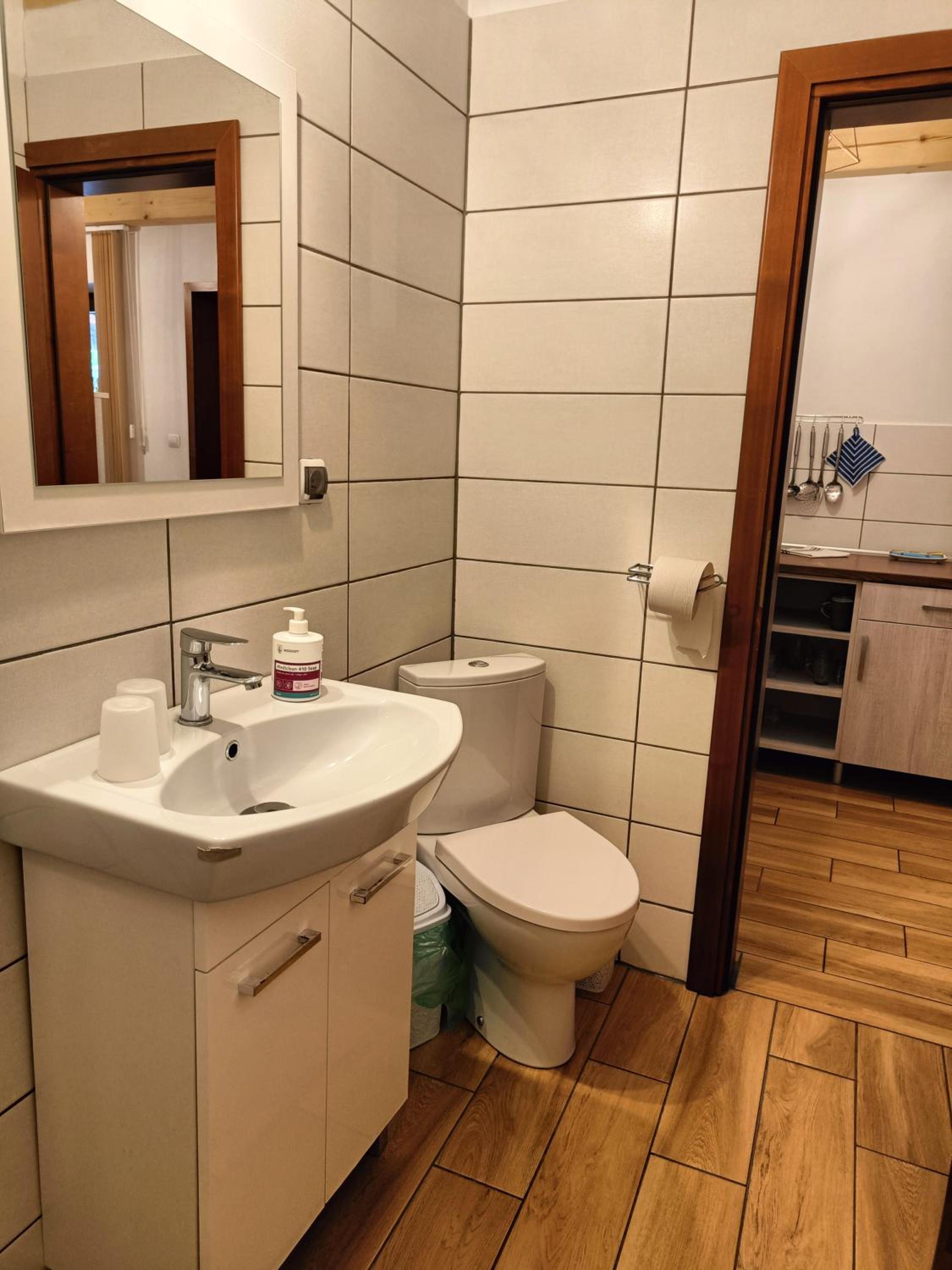 Studio Apartment - Photo 3