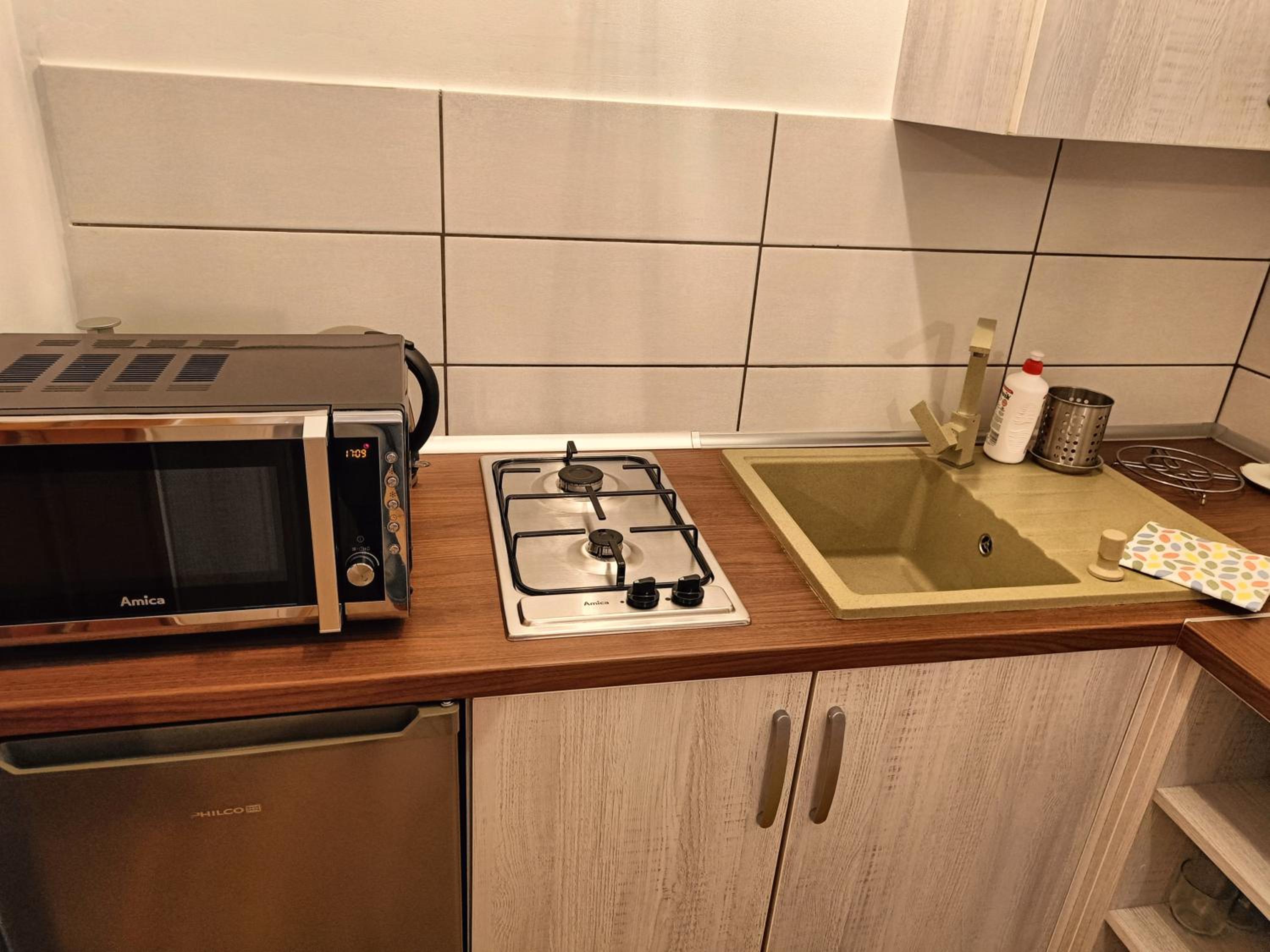 Studio Apartment - Photo 4