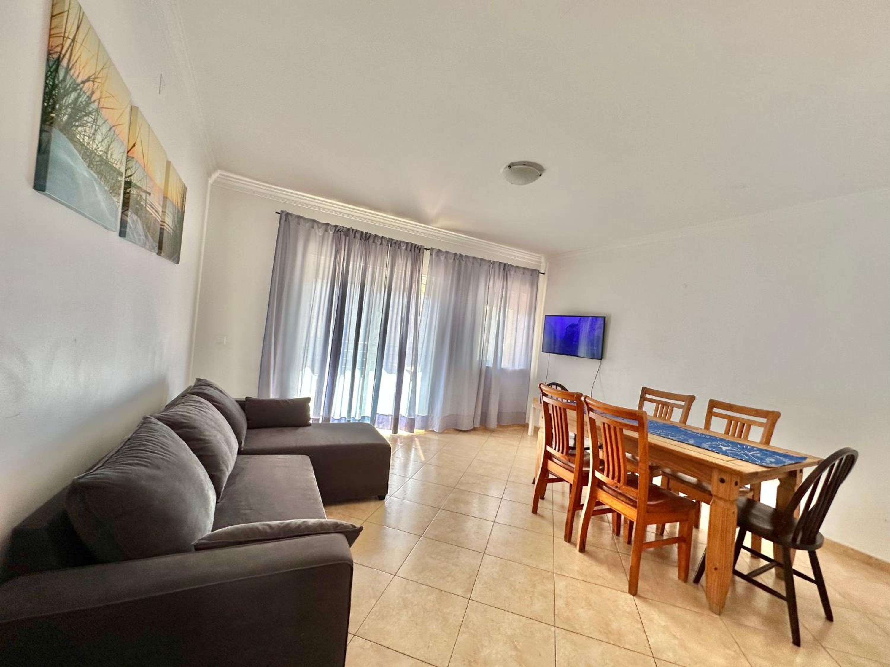 Two-Bedroom Deluxe Apartment with Balcony photo 1
