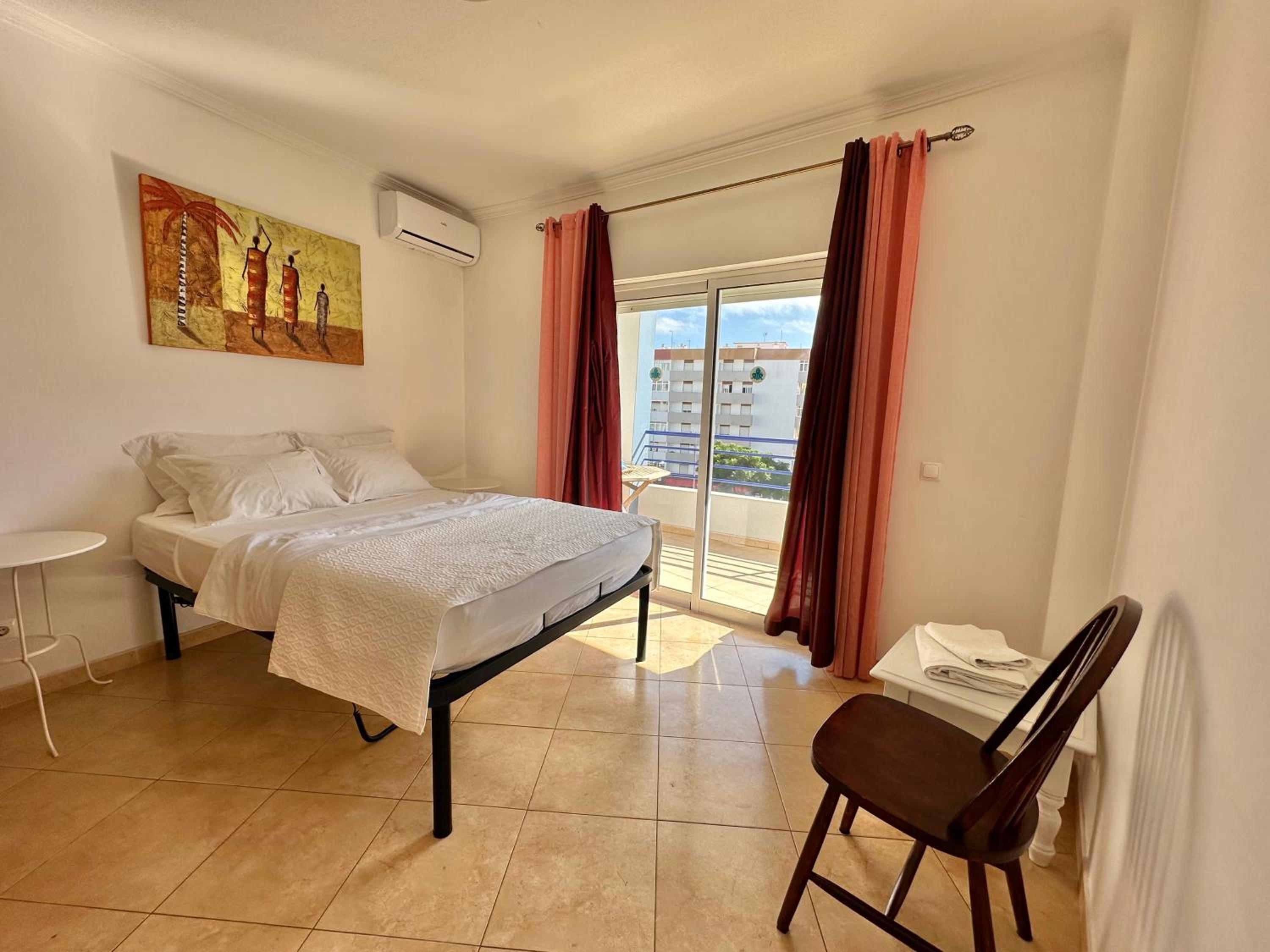 Two-Bedroom Deluxe Apartment with Balcony photo 2