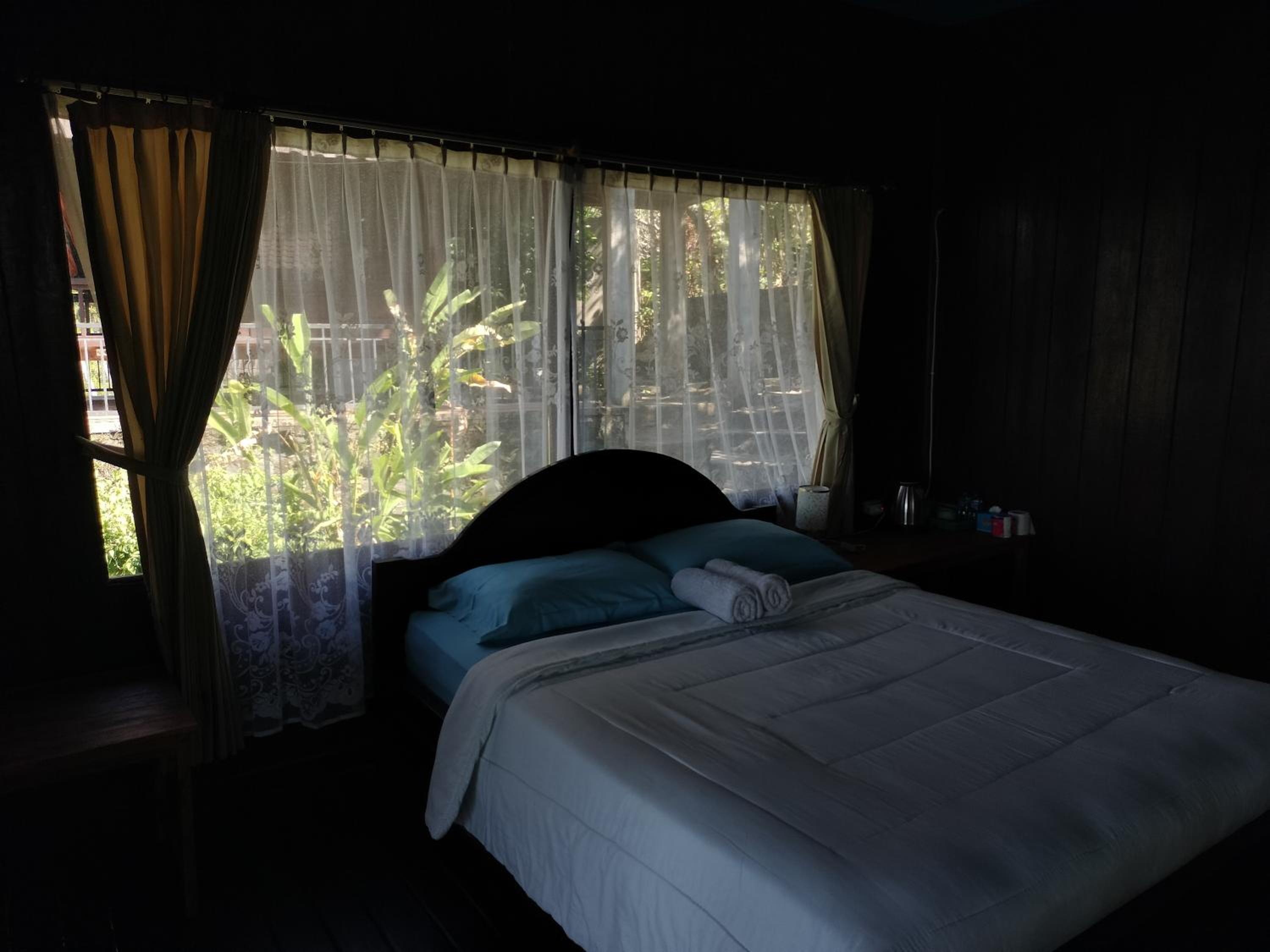 Double Room with Private Bathroom - Photo 38