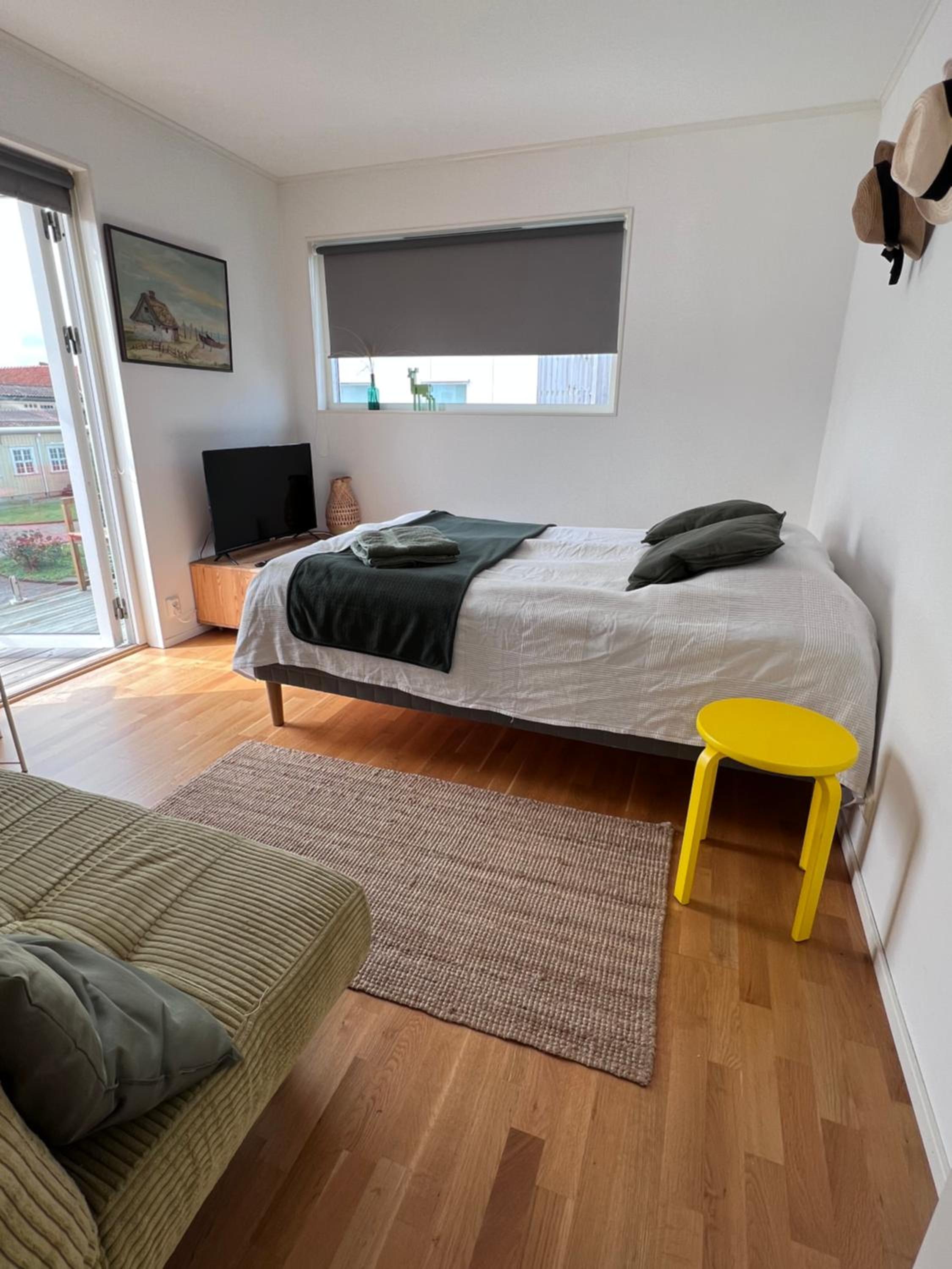 Two-Bedroom House - Photo 10