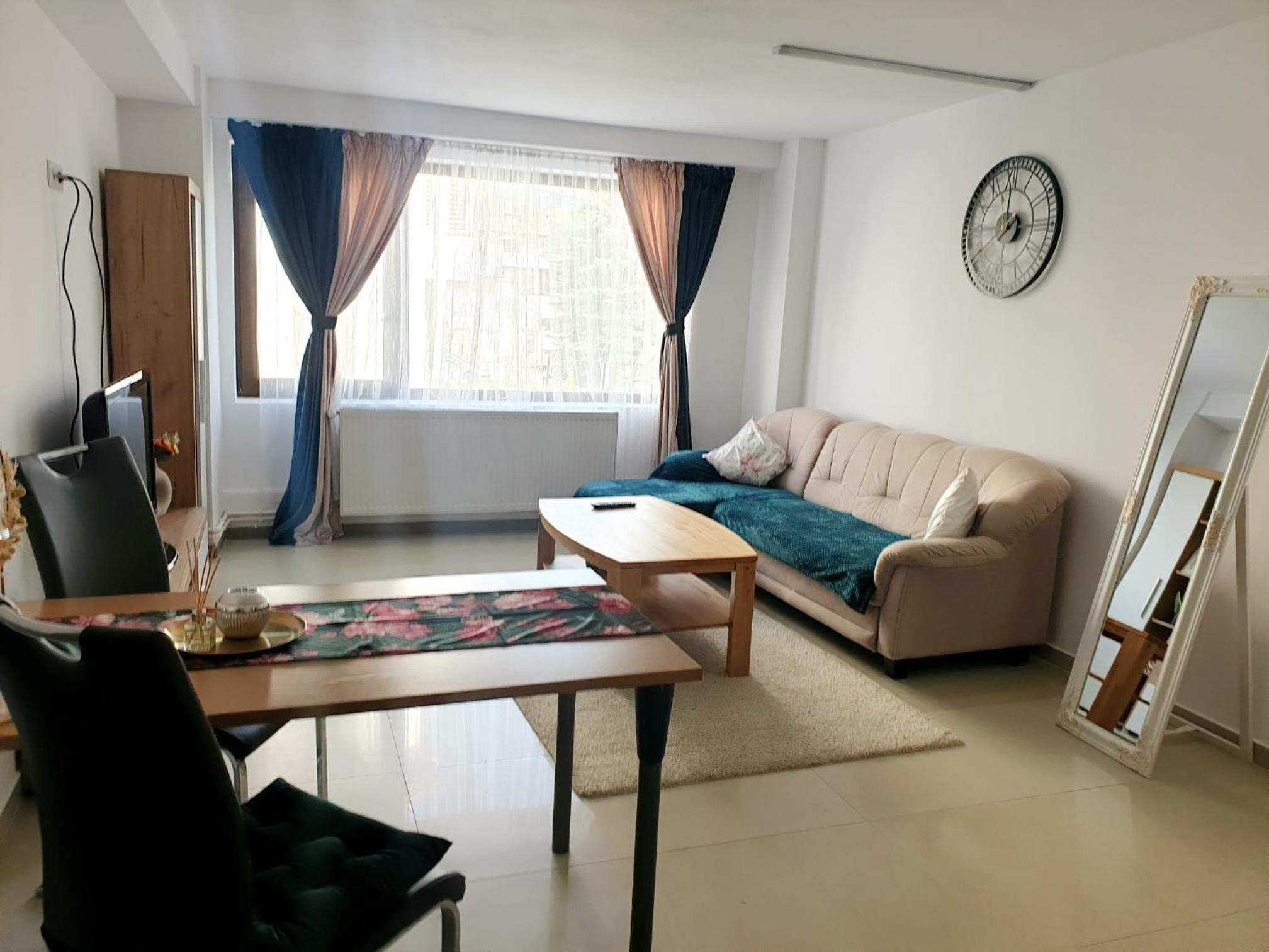 One-Bedroom Apartment photo 1