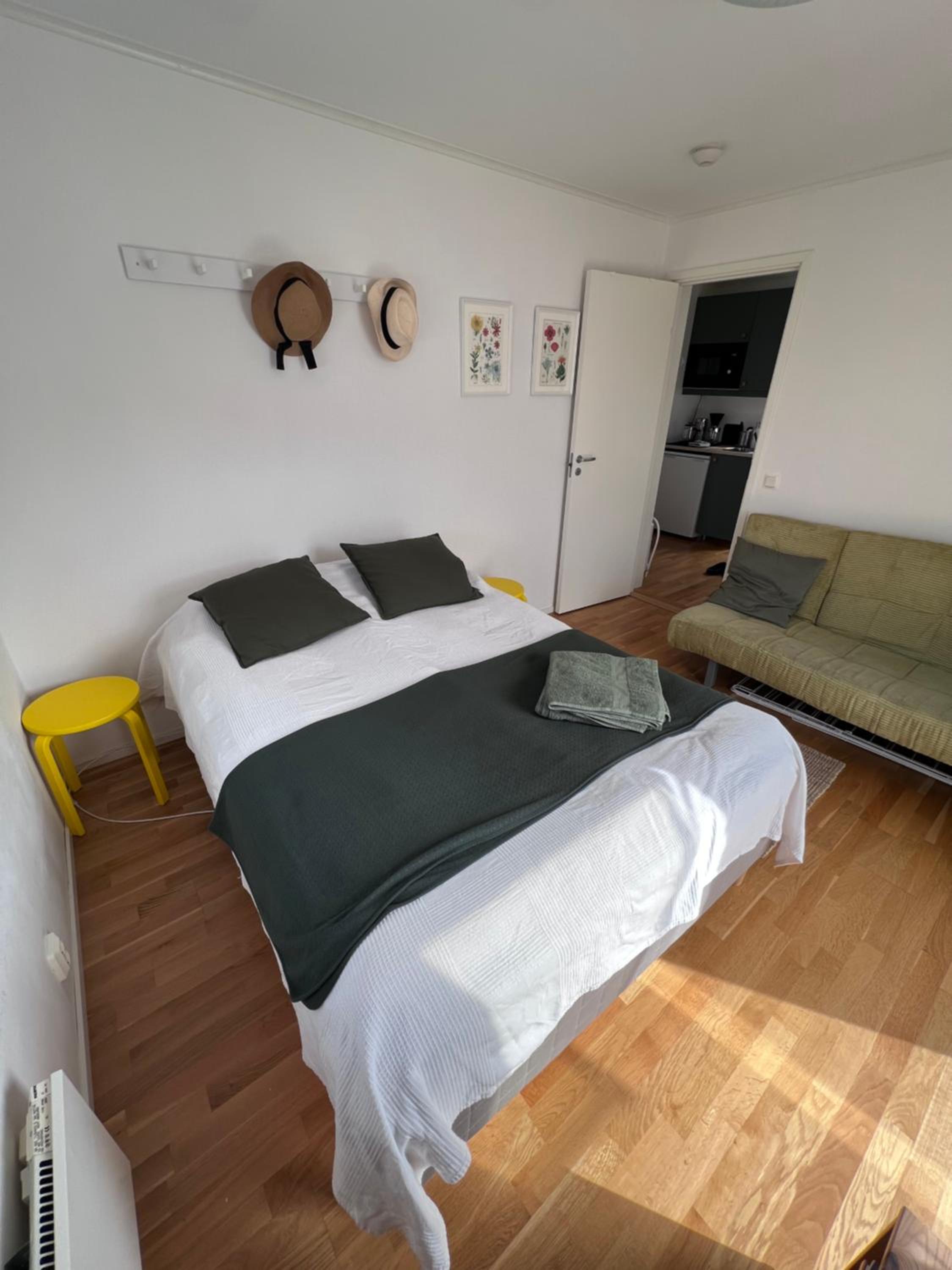 Two-Bedroom House - Photo 19