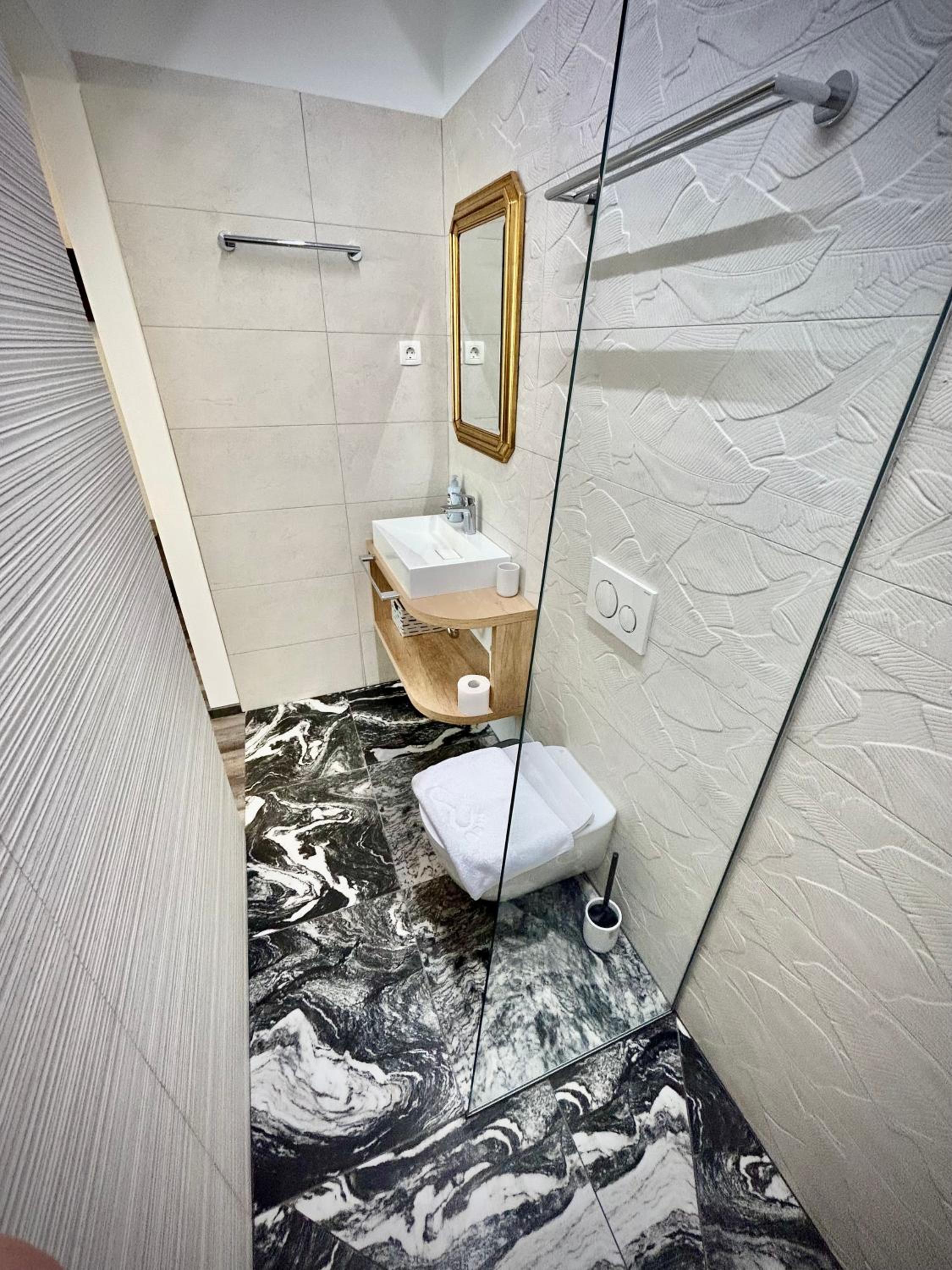 Double Room with Private Bathroom photo 2