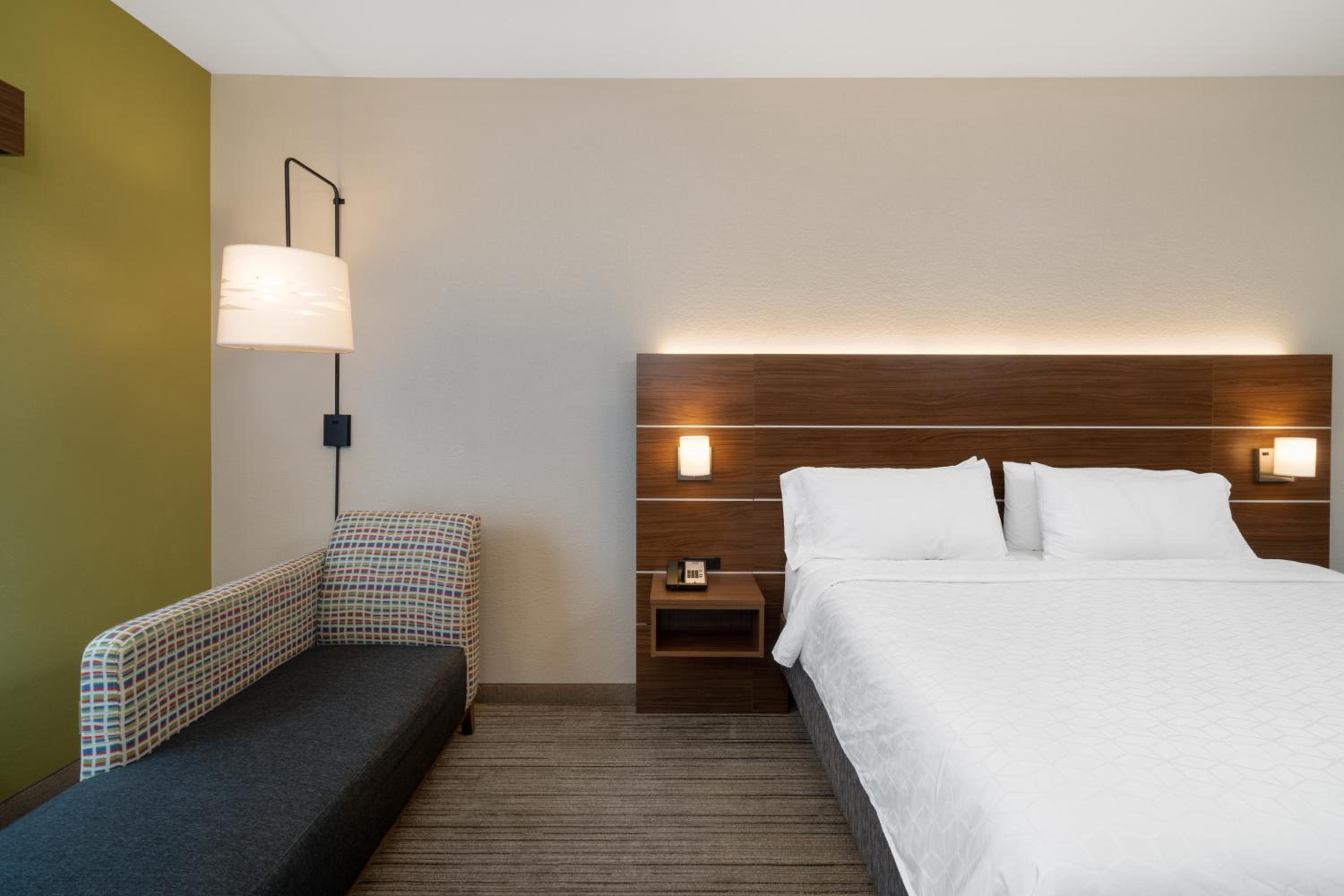 Standard King Room - Photo 1