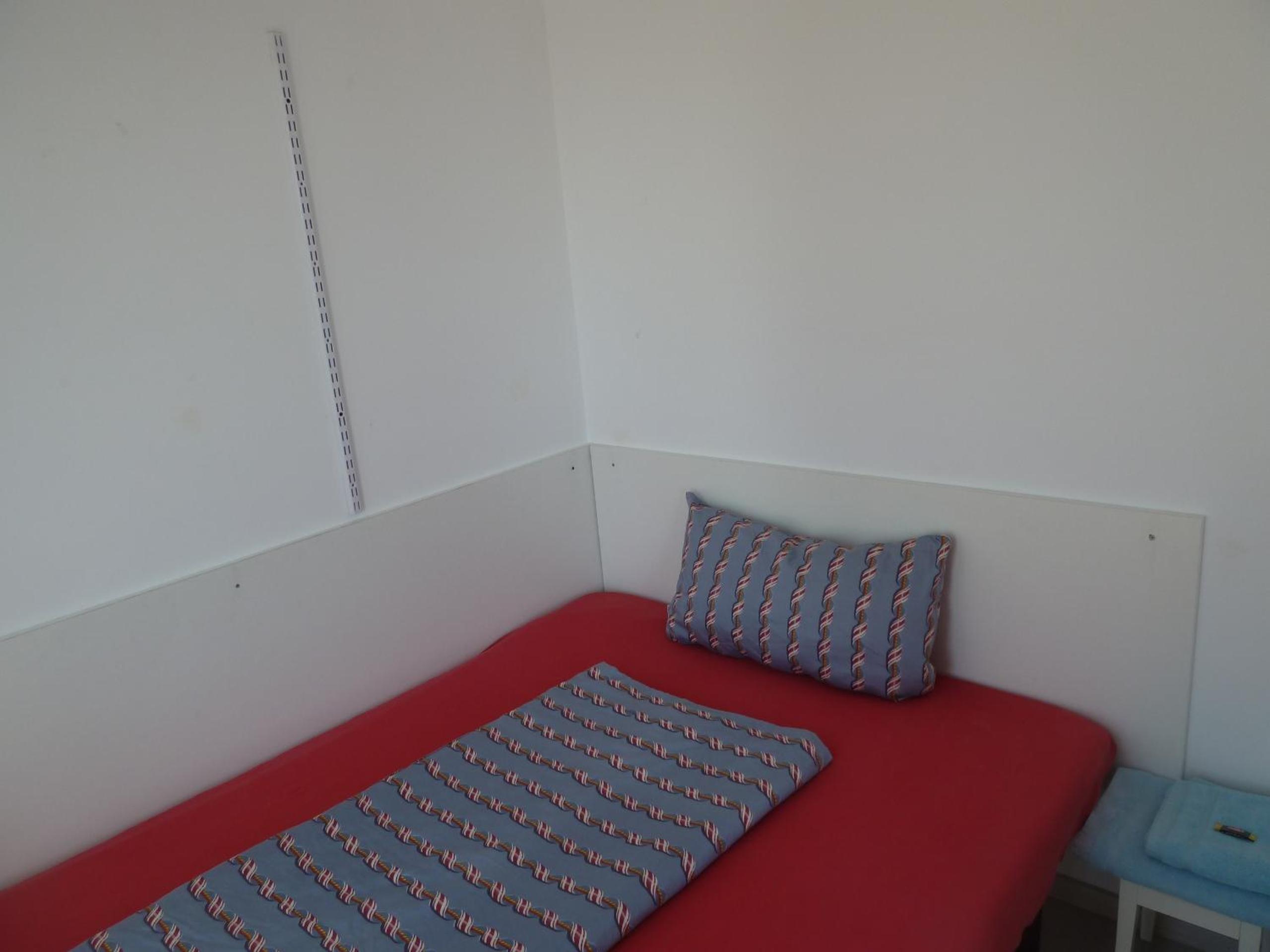 Family Room with Private Bathroom photo 2