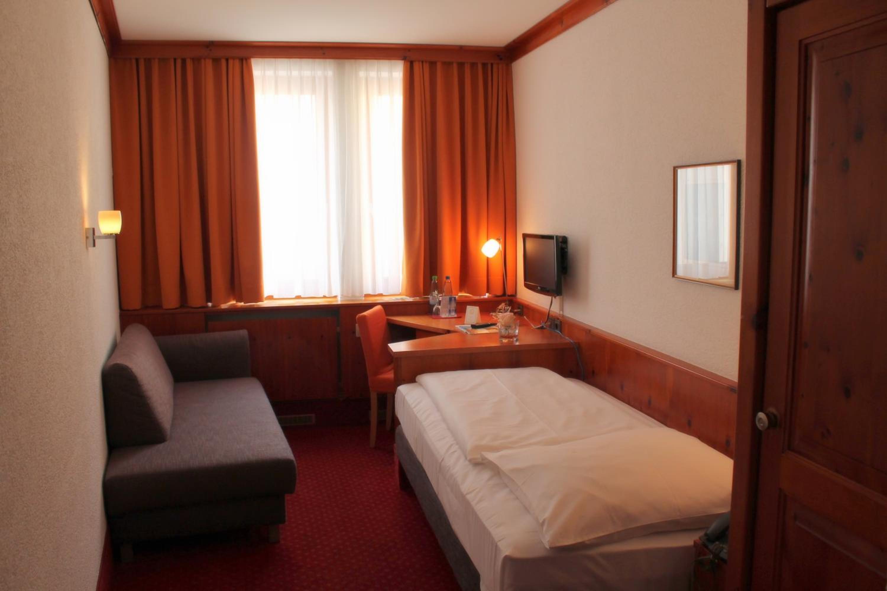 Single Room photo 3