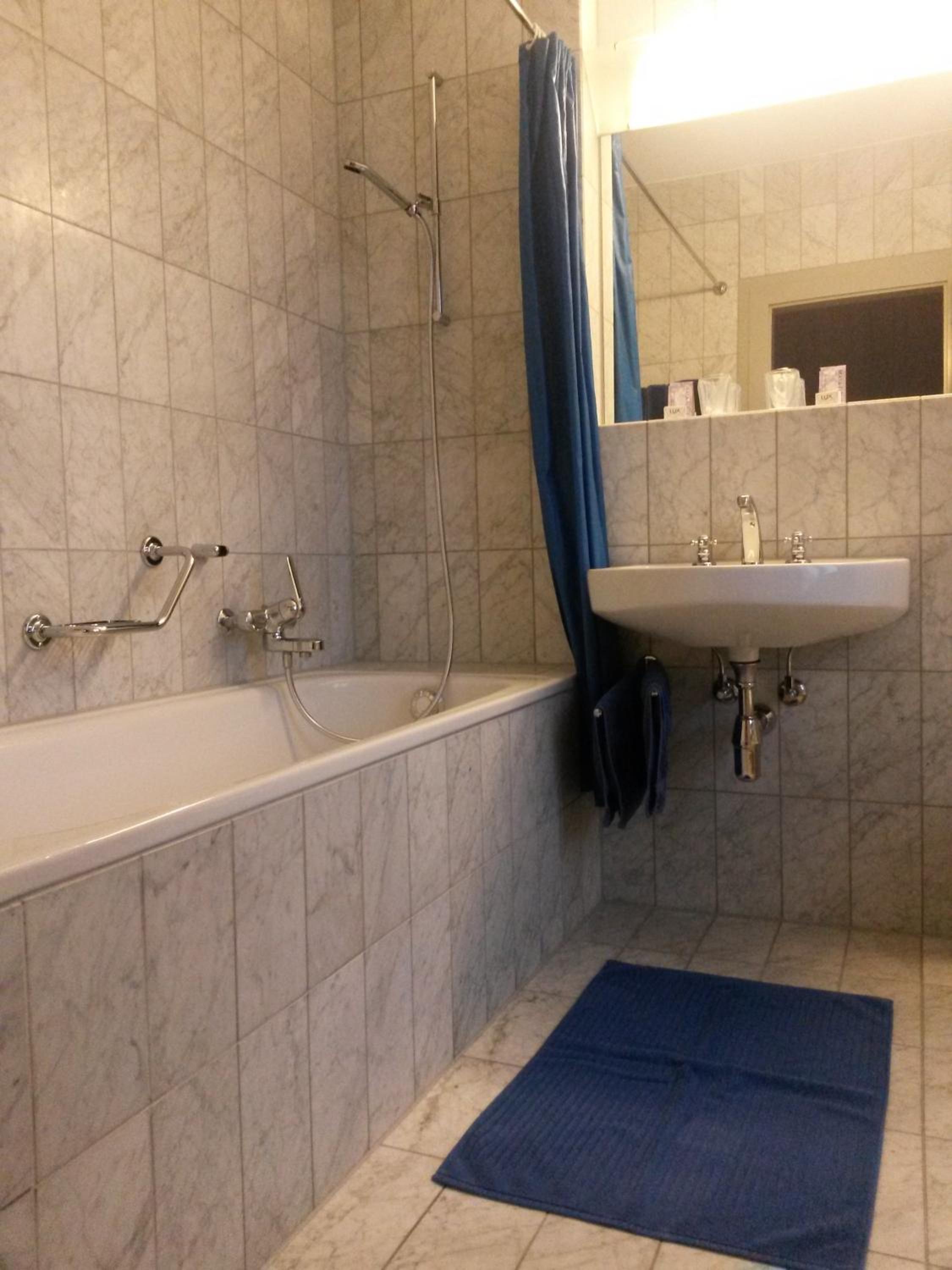 Double Room with Private Bathroom photo 2