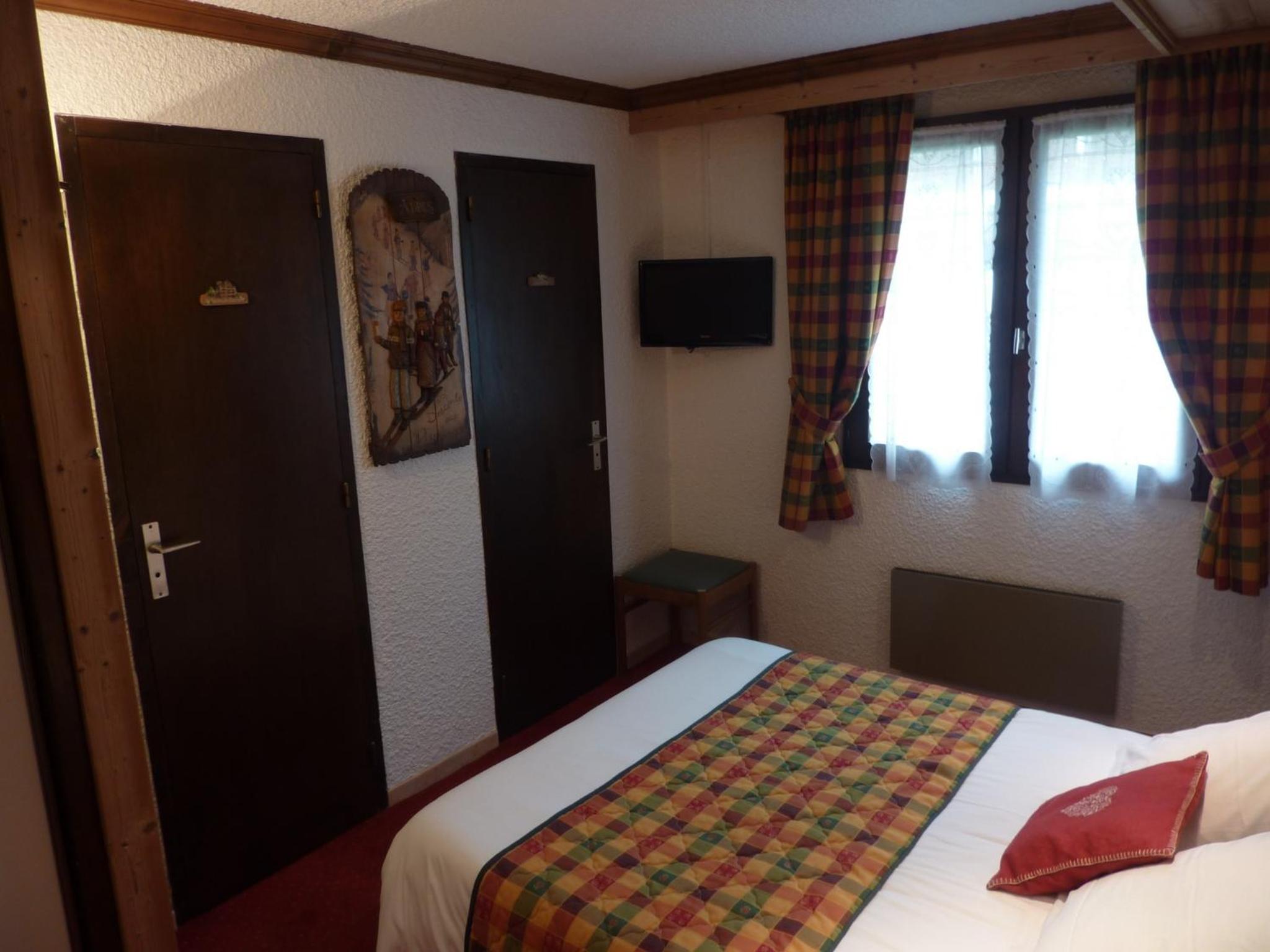 Twin Room with Shower photo 1