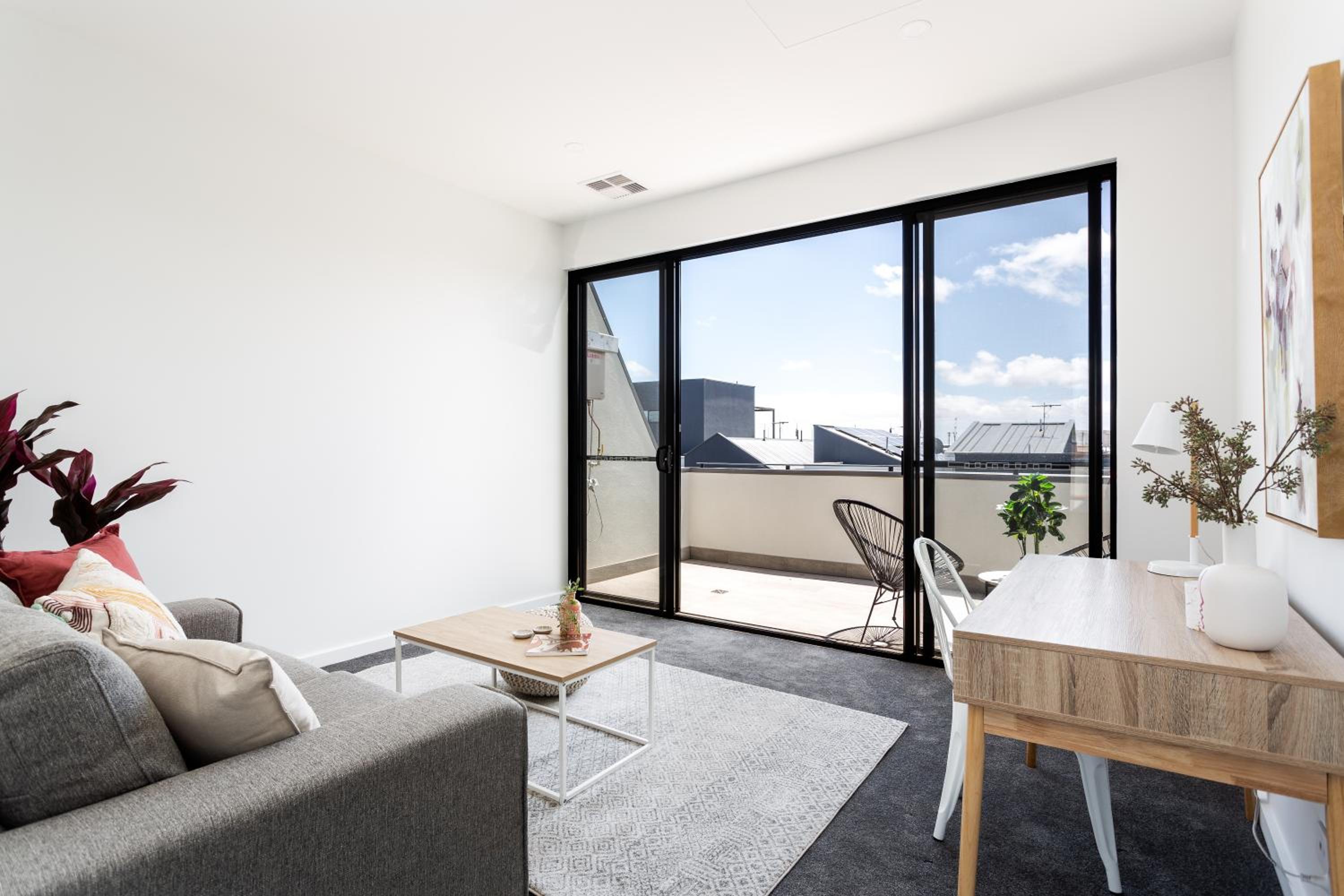 Two Bed Two Bath Apartment With Parking