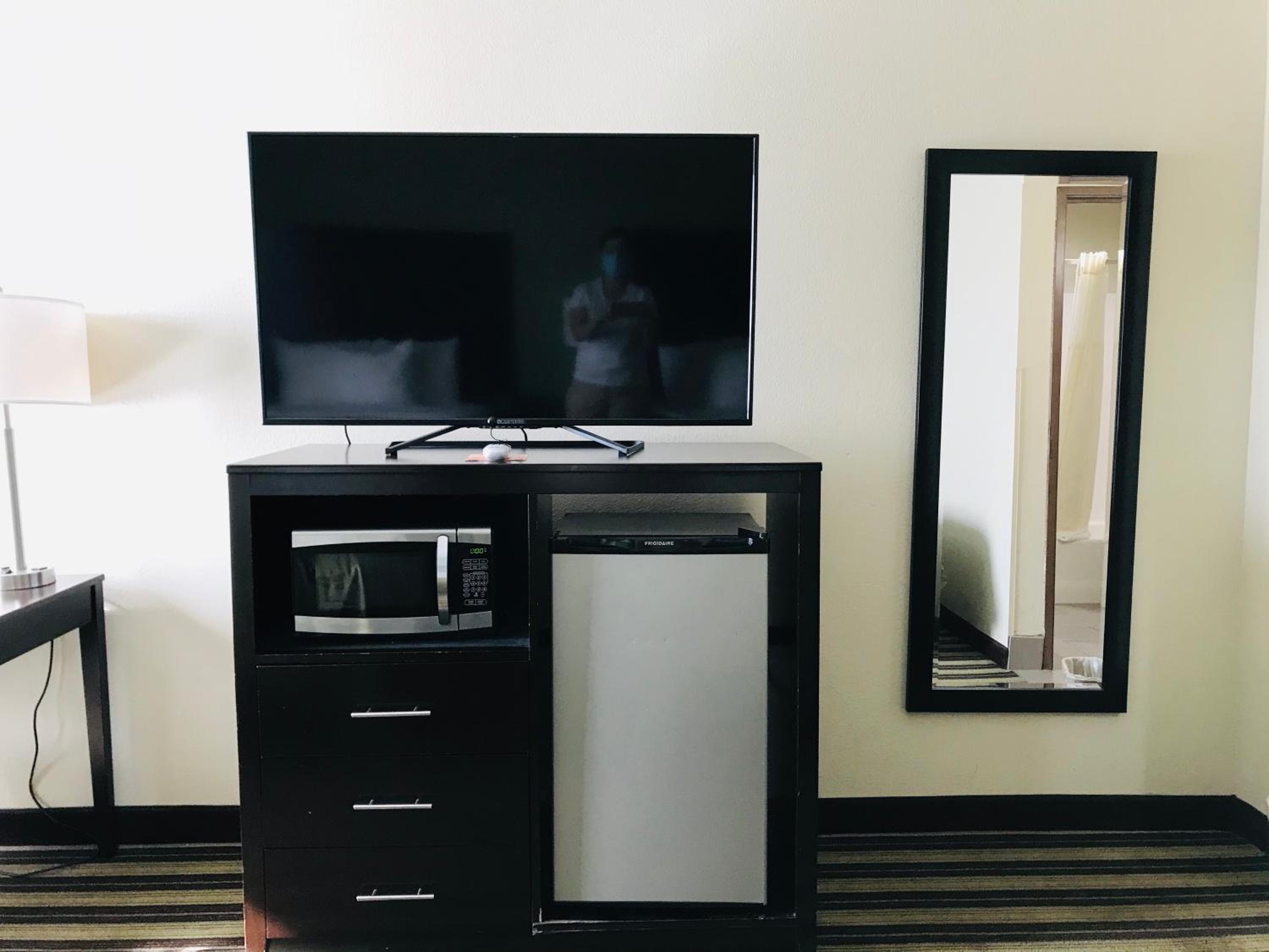 King Room - Accessible/Non-Smoking