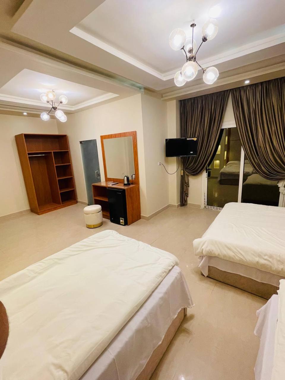 Deluxe Family Suite