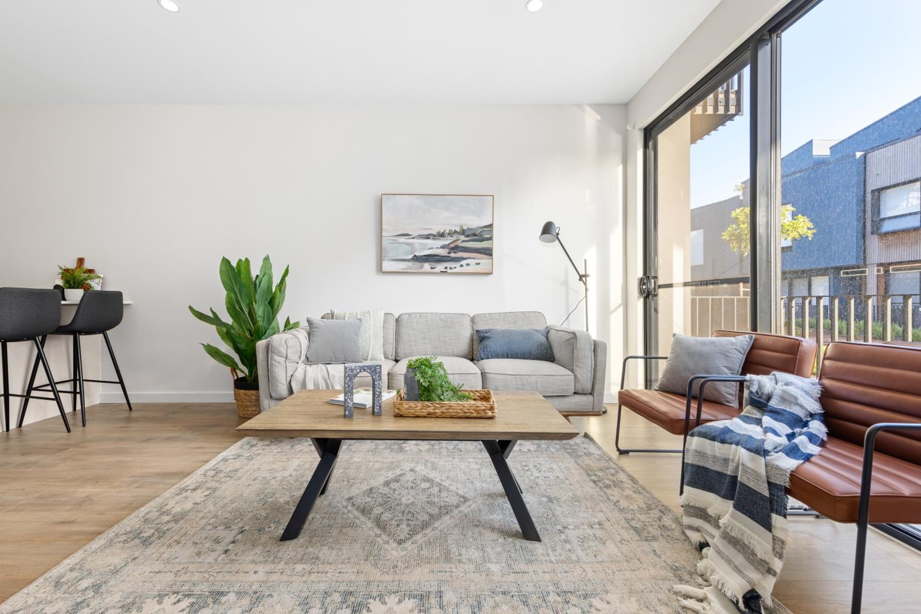 Three Bedroom Townhouse With Parking