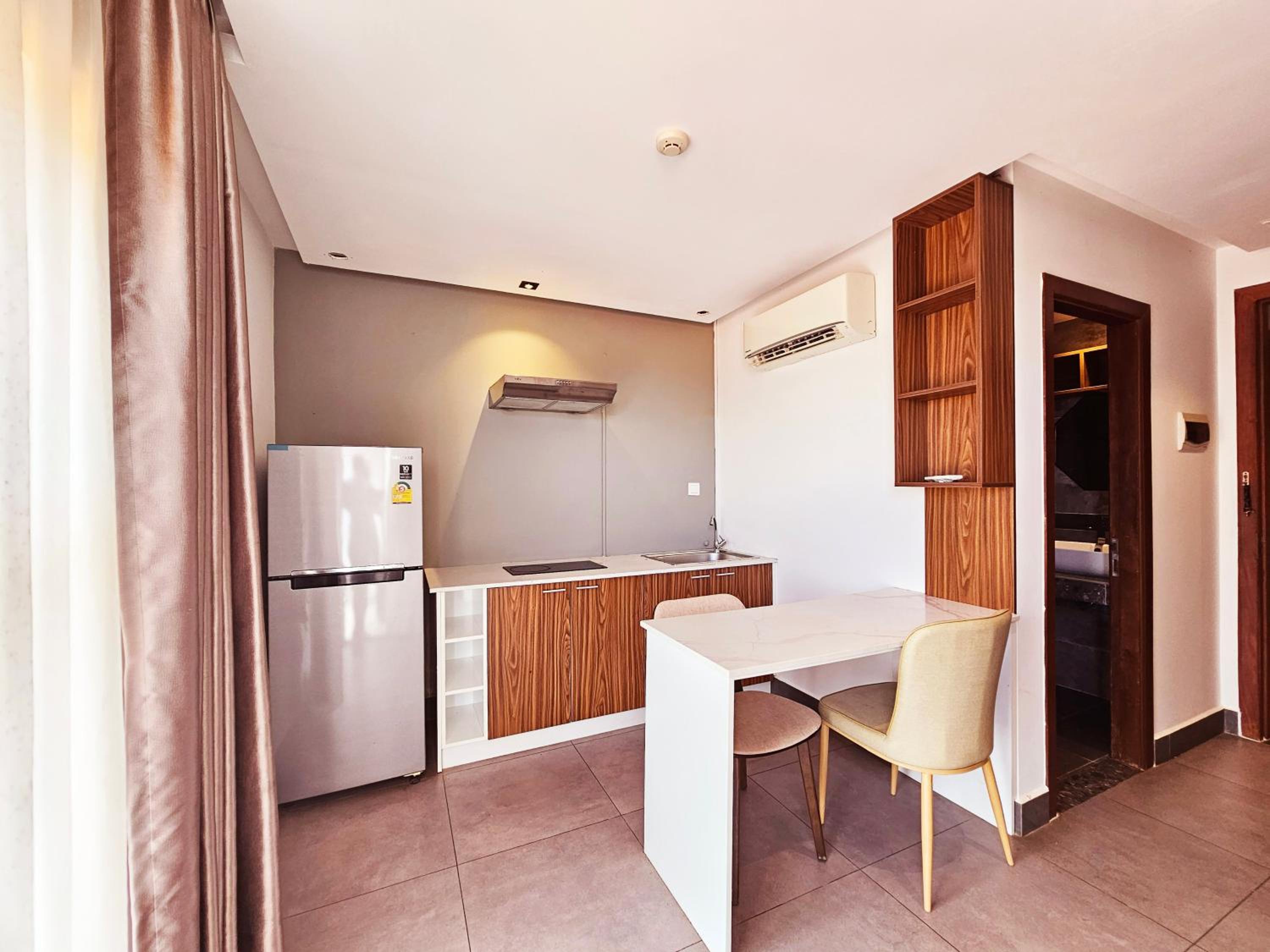 One-Bedroom Apartment - Photo 5