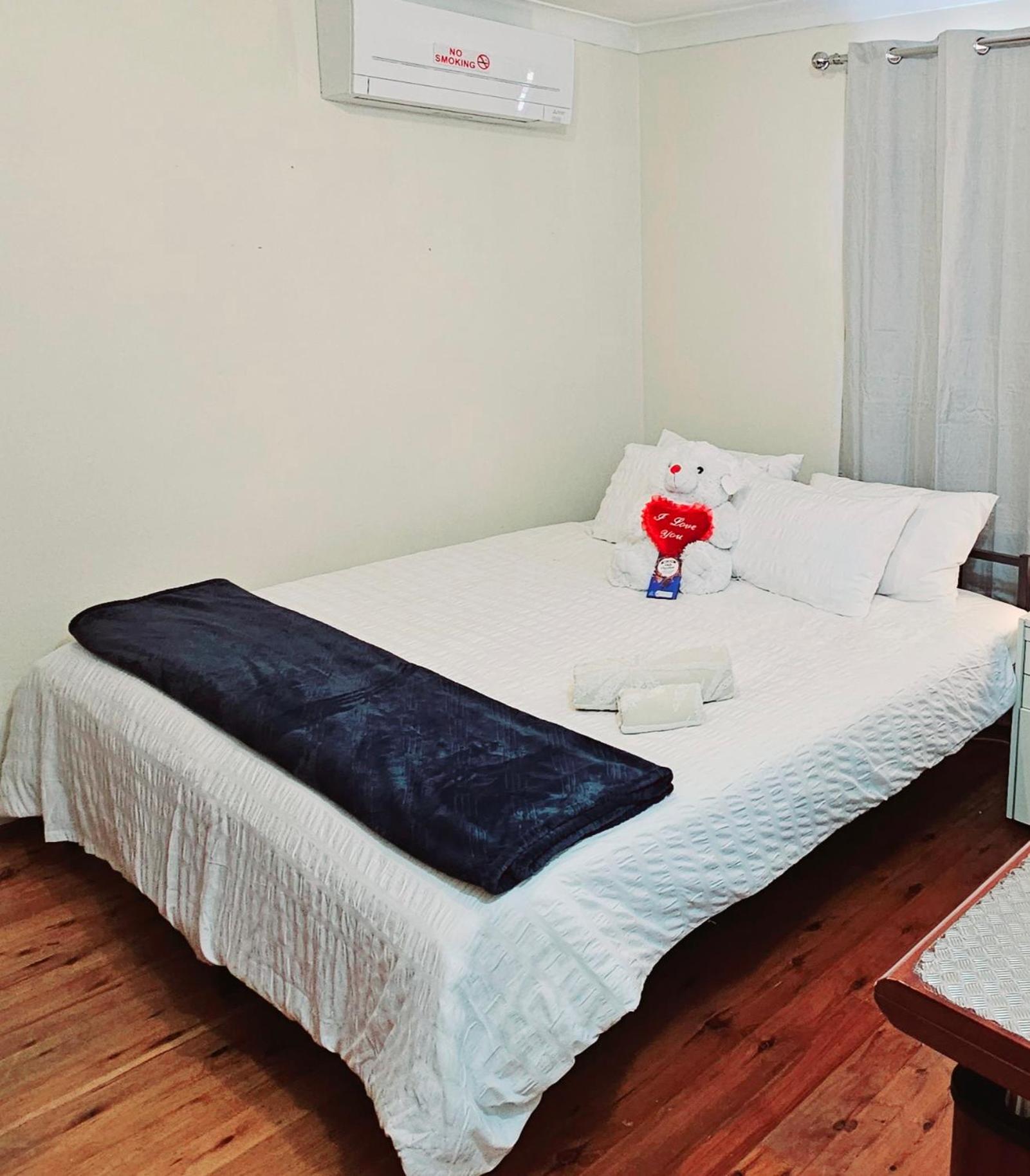 Economy Triple Room with Shared Bathroom photo 1