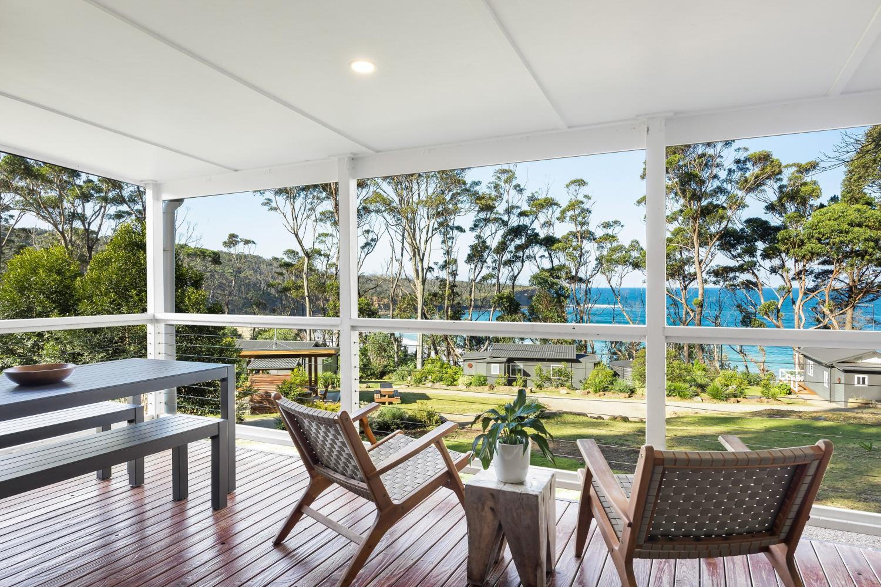 Bungalow with Sea View - Photo 3