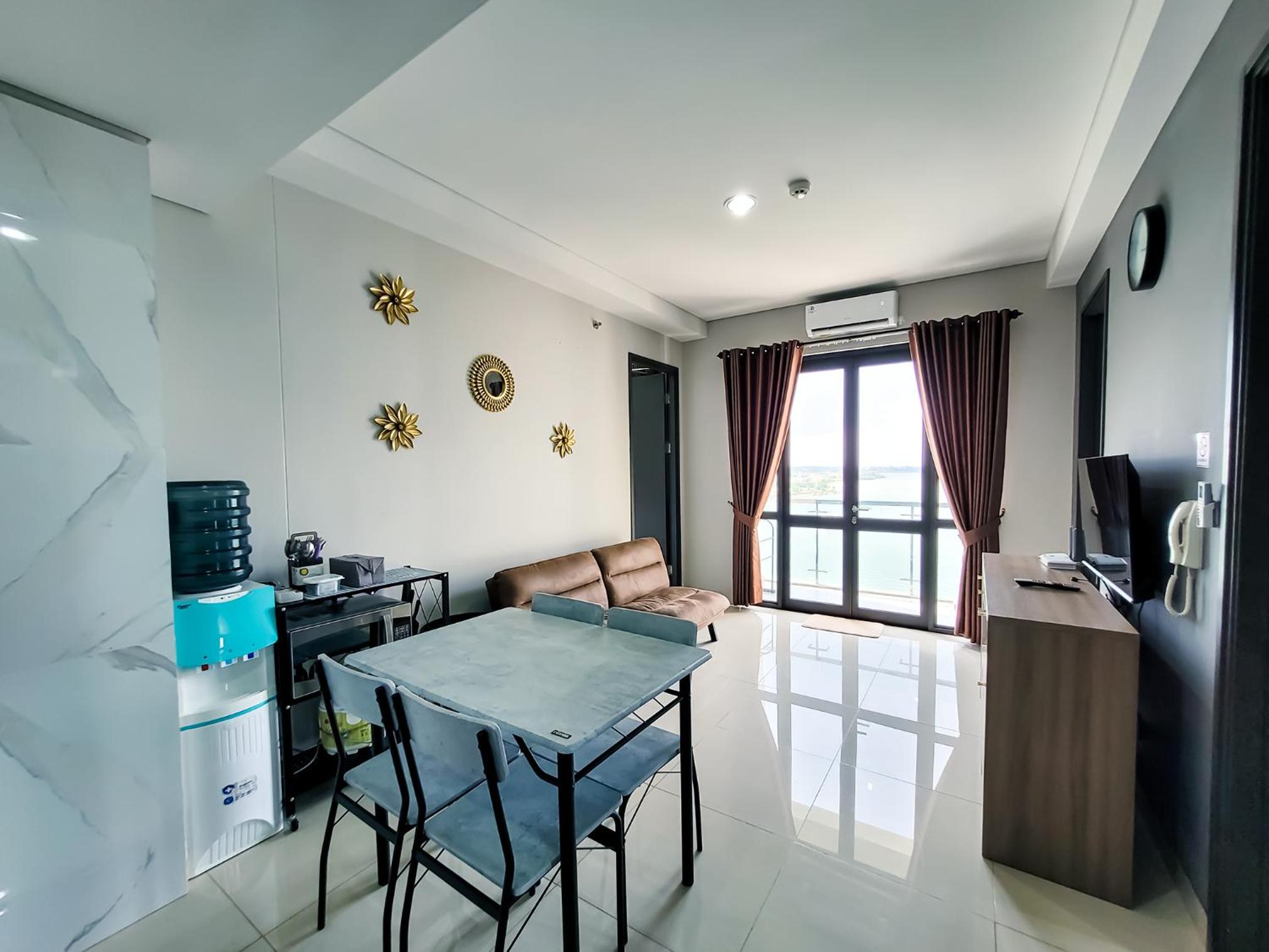 Three-Bedroom Apartment - Photo 8
