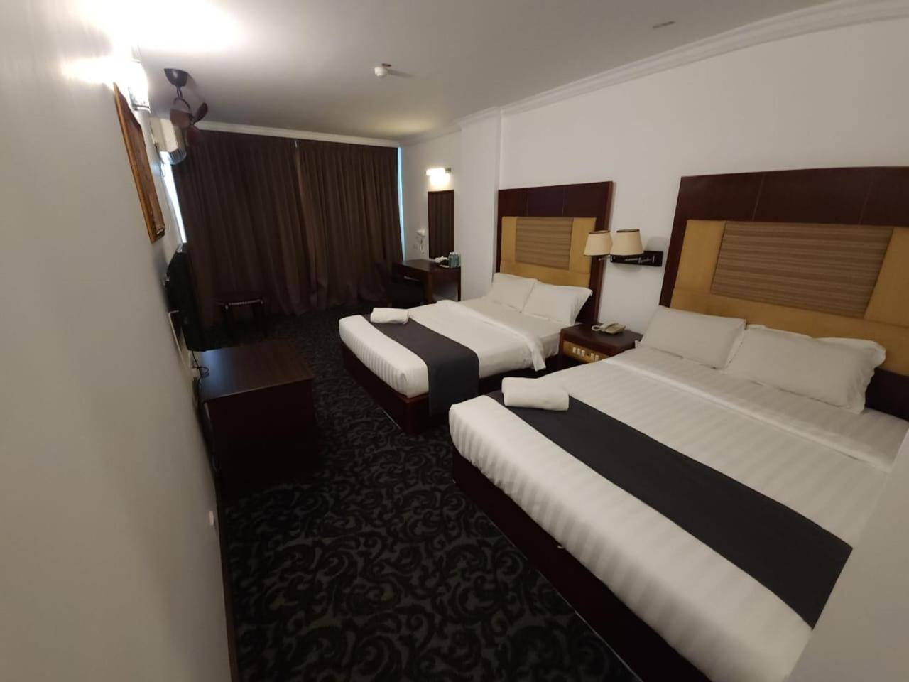 Executive Suite - Photo 1
