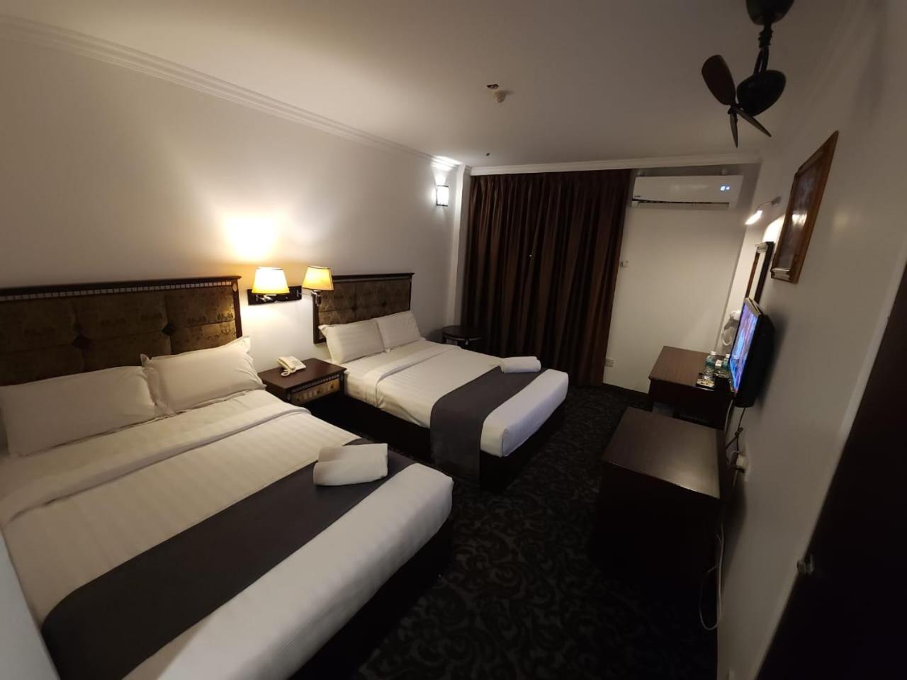 Deluxe Family Room - Photo 3