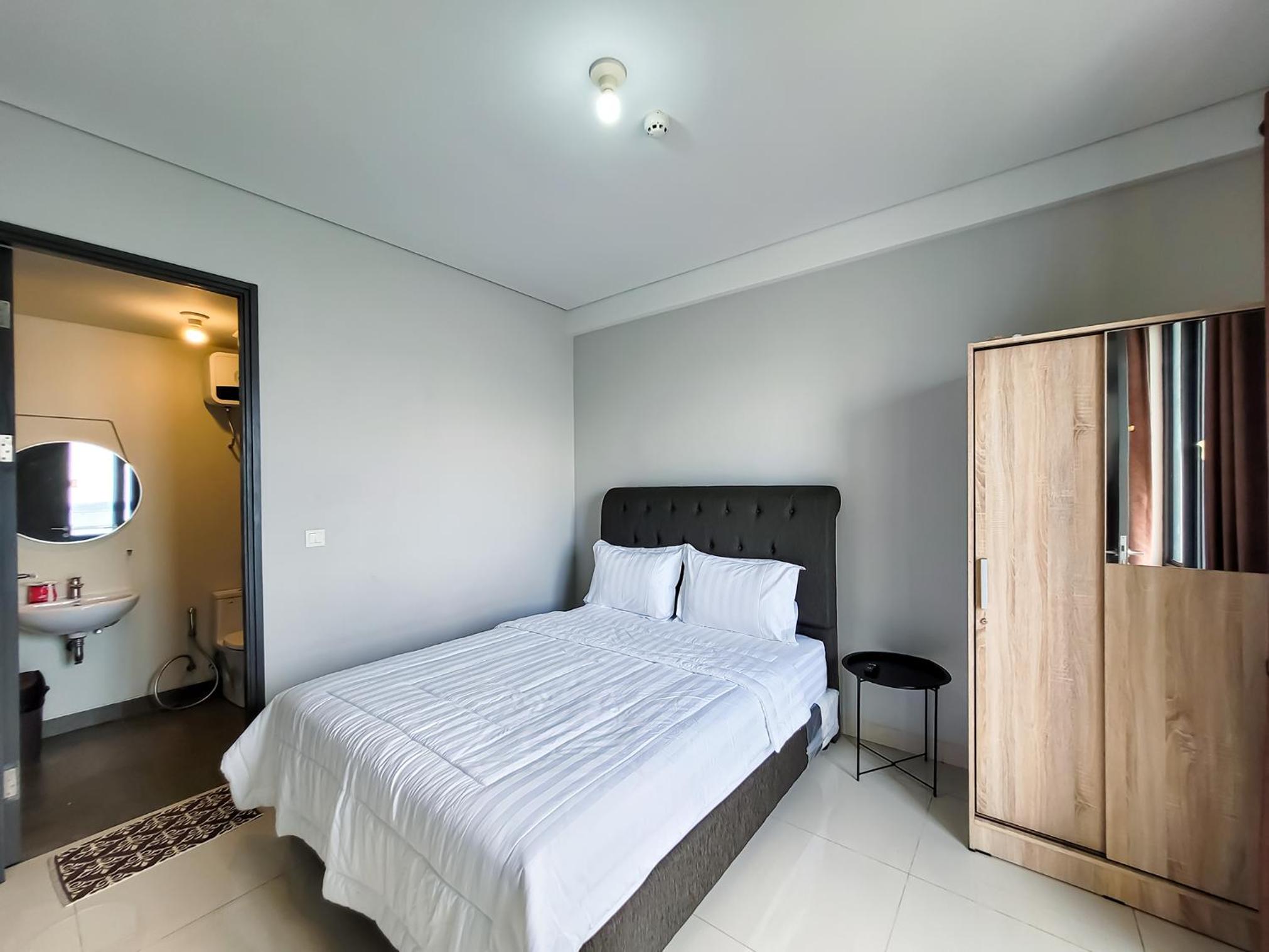 Three-Bedroom Apartment - Photo 2