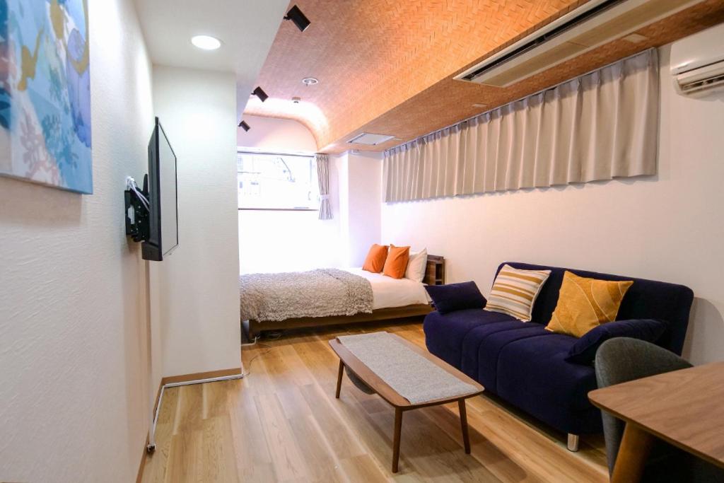 One-Bedroom Apartment photo 1