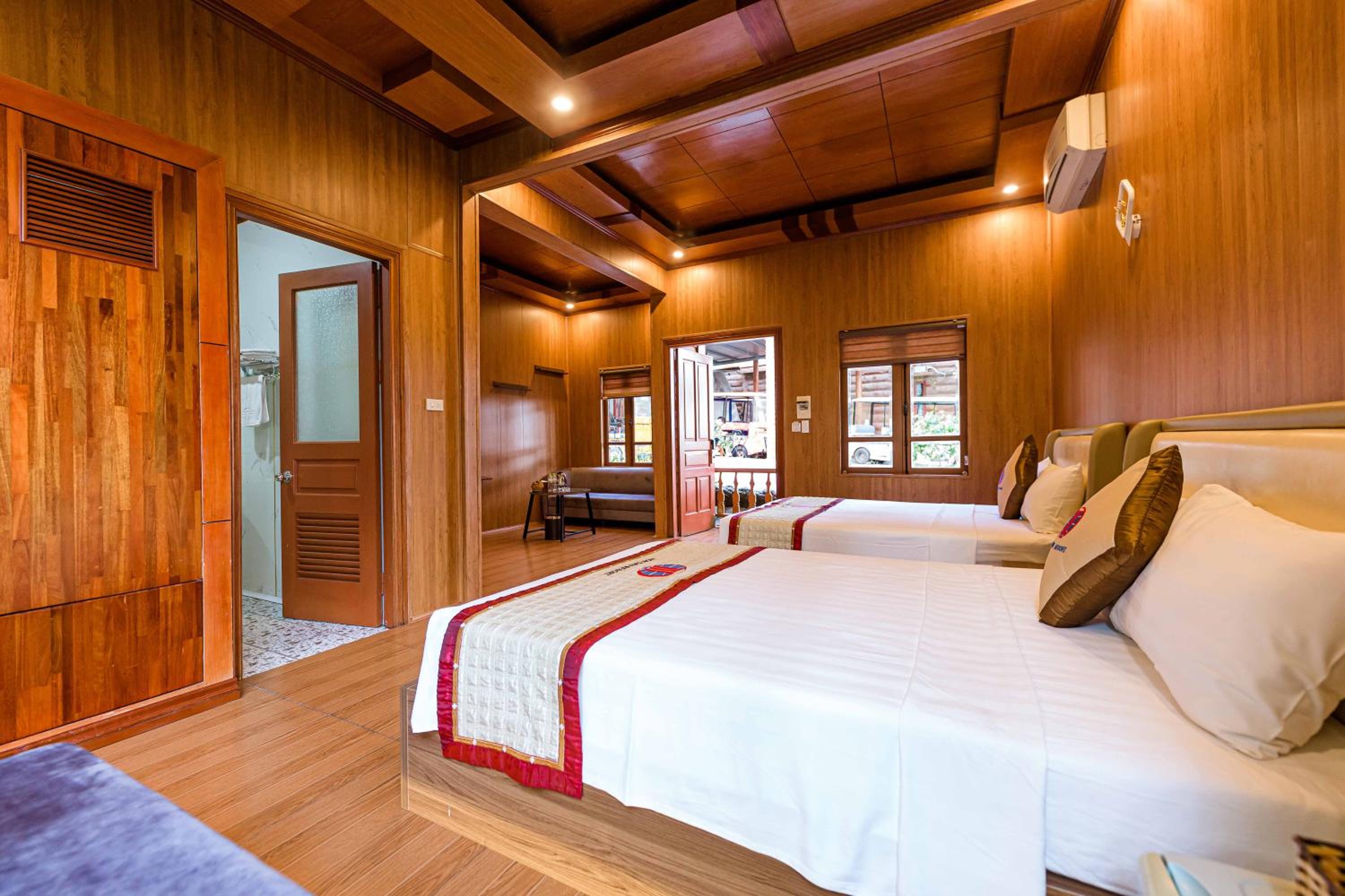 Deluxe Bungalow with Garden View photo 2