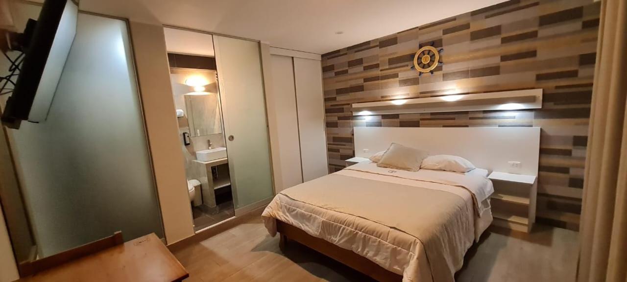 Deluxe Queen Room photo 2