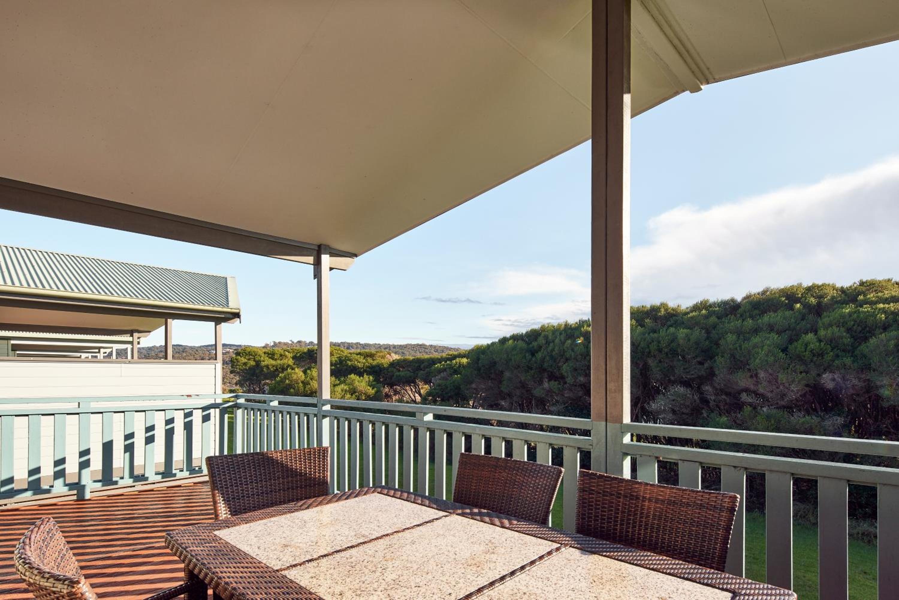 Oceanbreeze Spa Villa - Photo 10