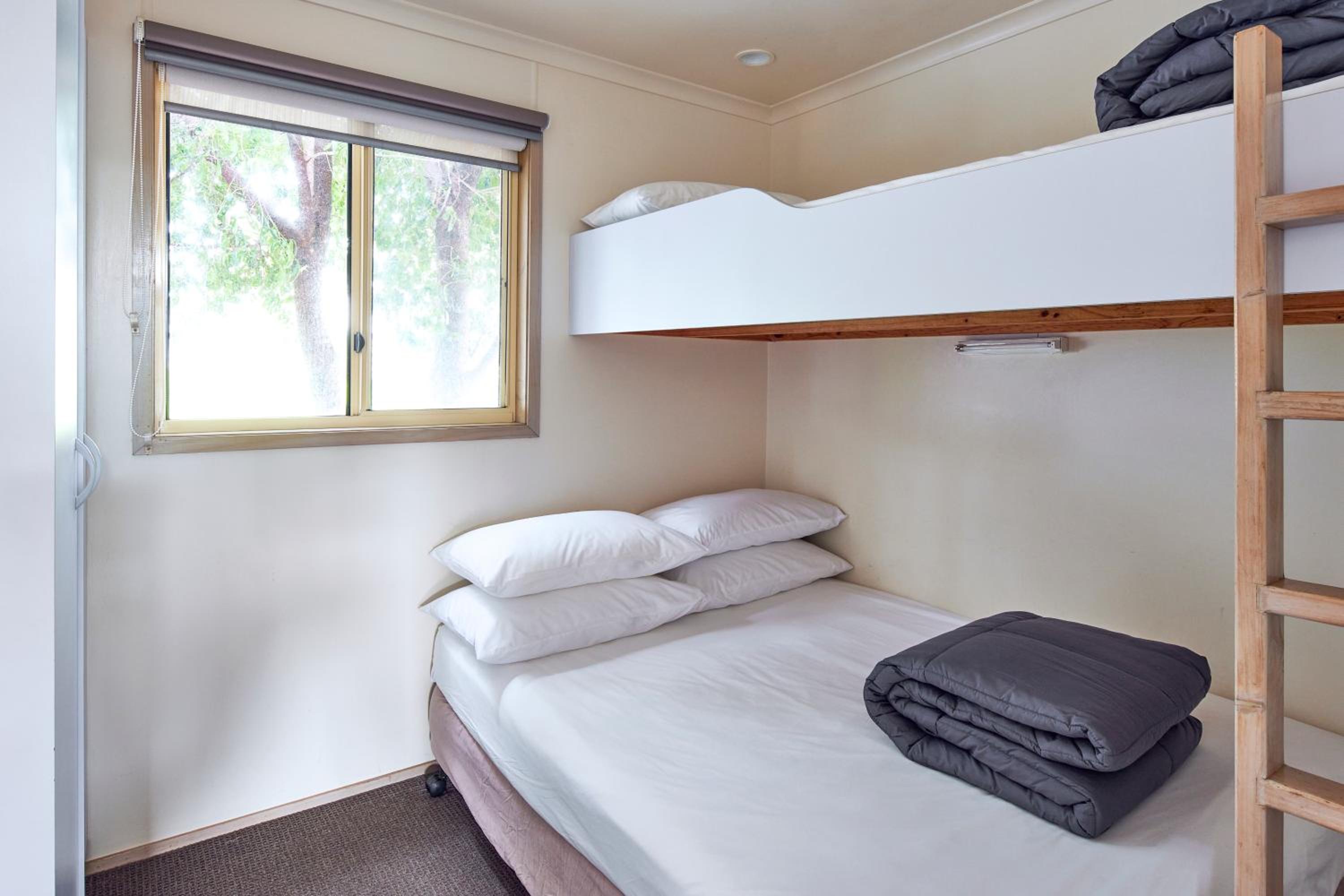 Oceanbreeze Spa Villa - Photo 8