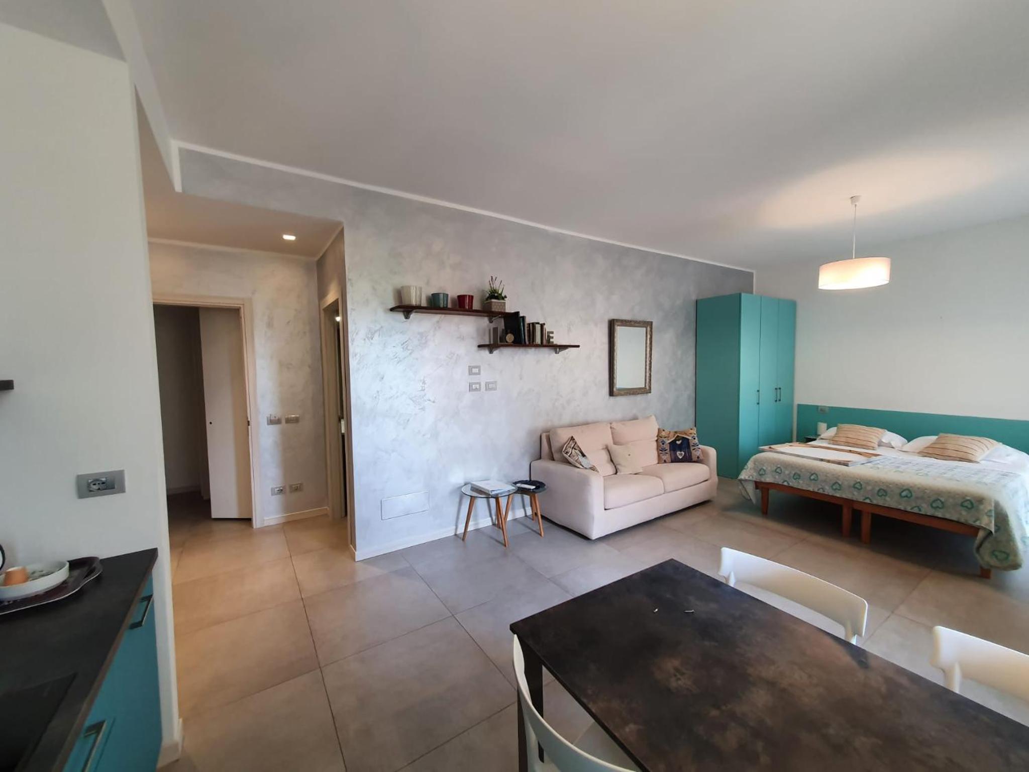 Studio with Balcony - Photo 24