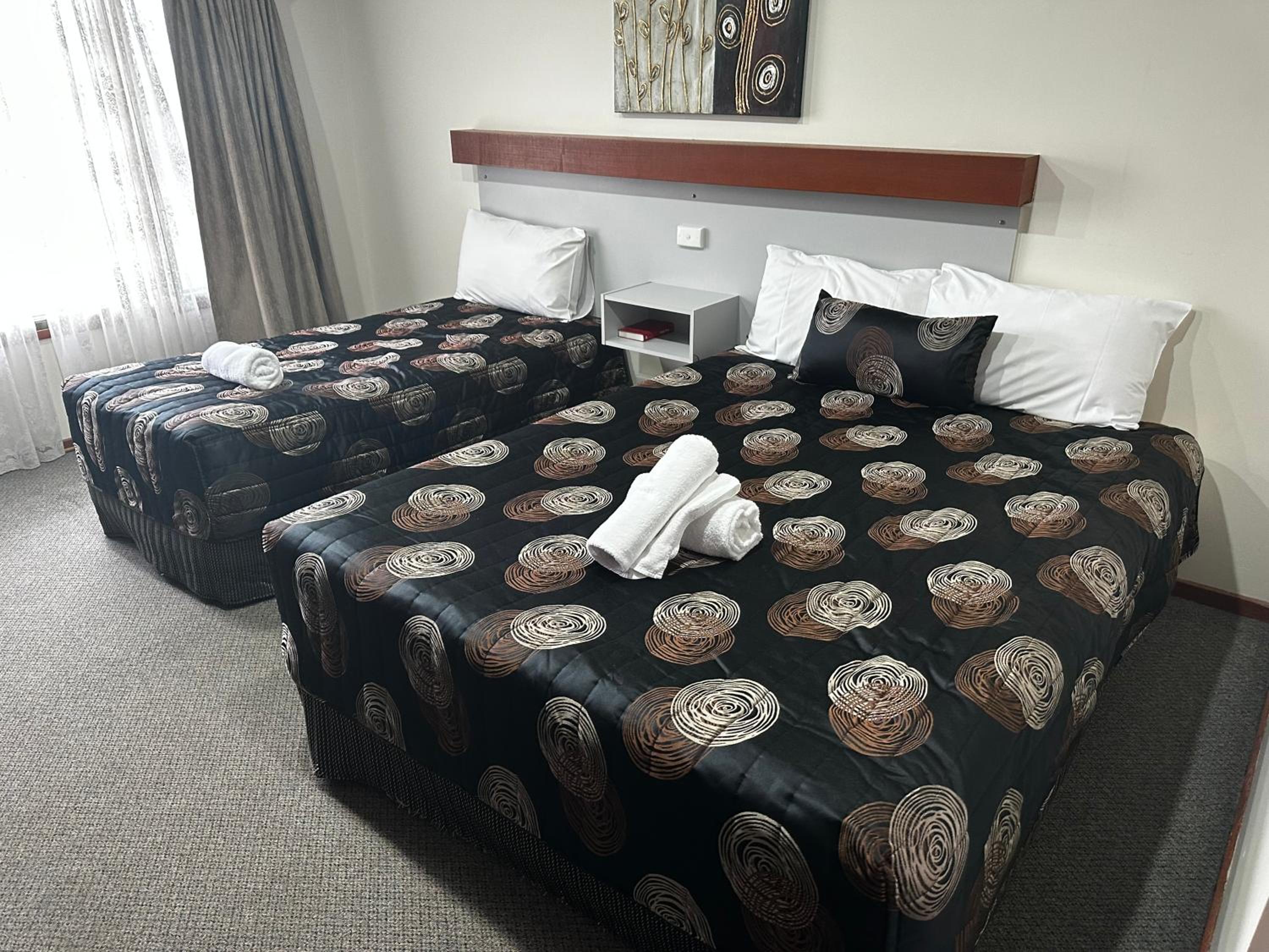 Twin Room - Disability Access - Photo 1