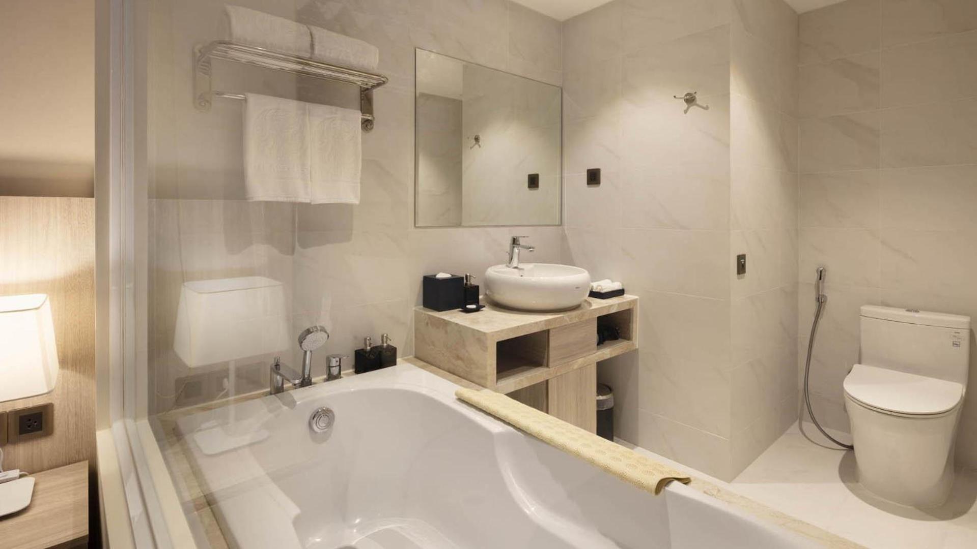 Suite with City View - Photo 5